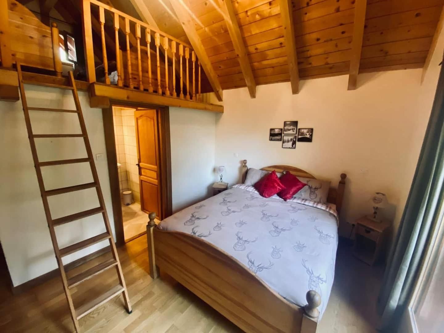 Quadruple Room with Mountain View