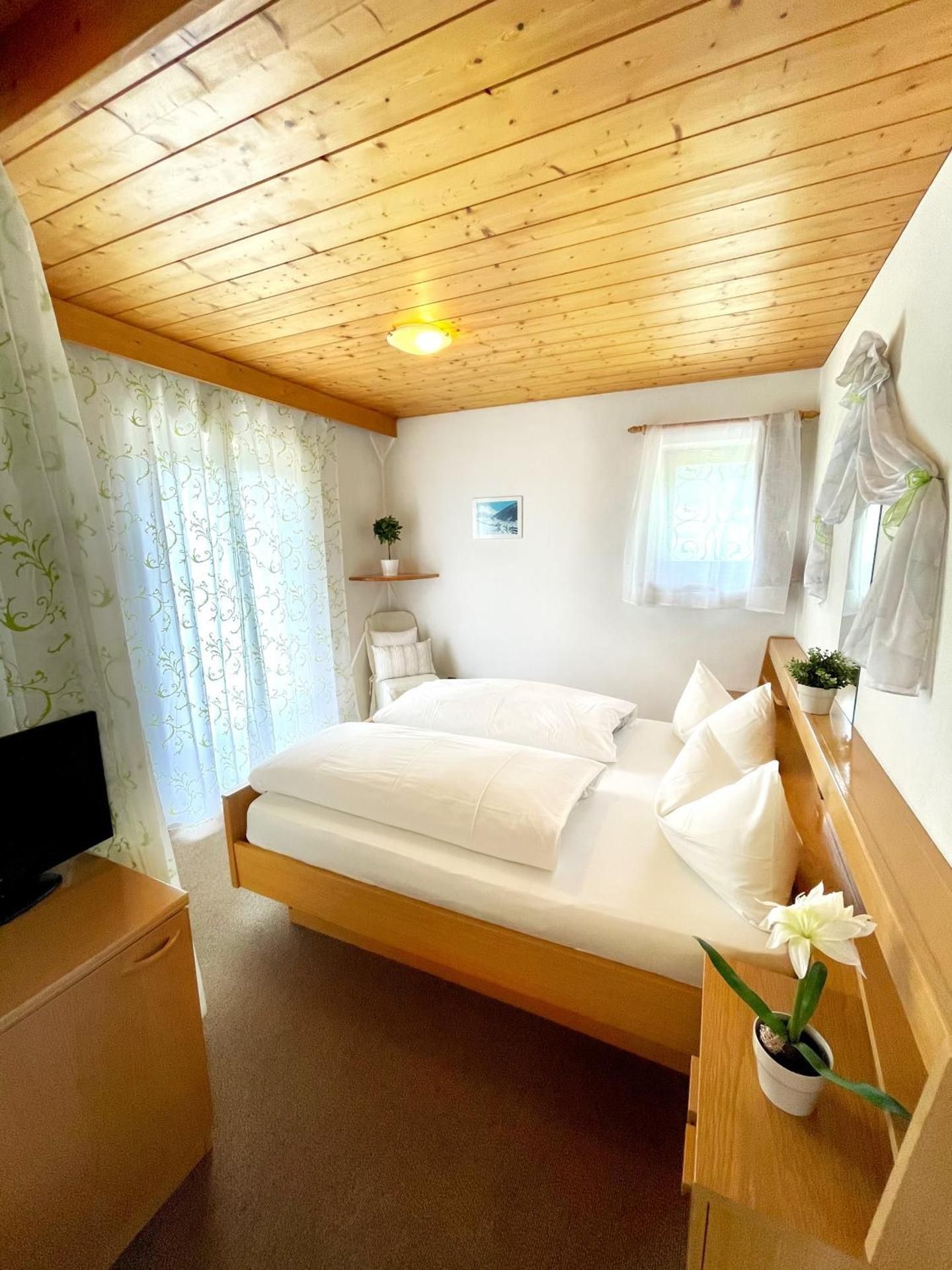 Apartment with Garden View