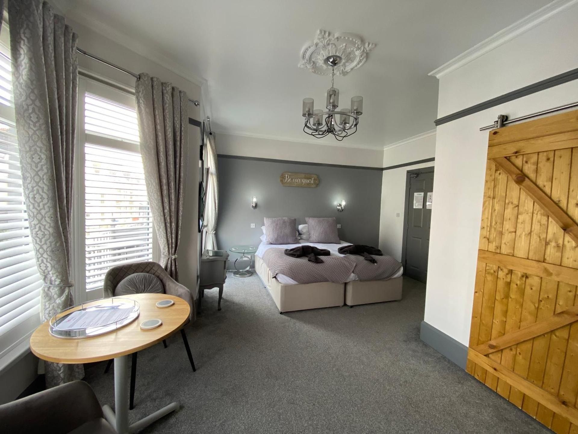 Superior Double or Twin Room with Terrace