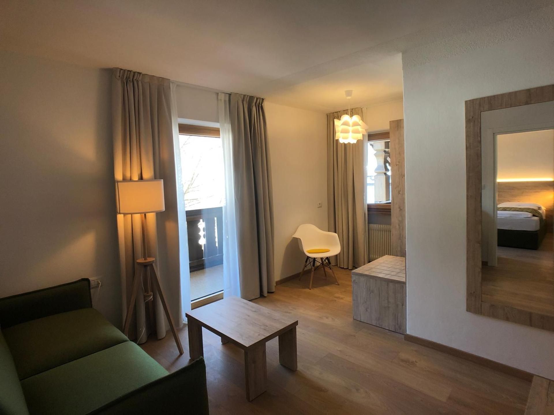Deluxe Queen Suite with Spa Access