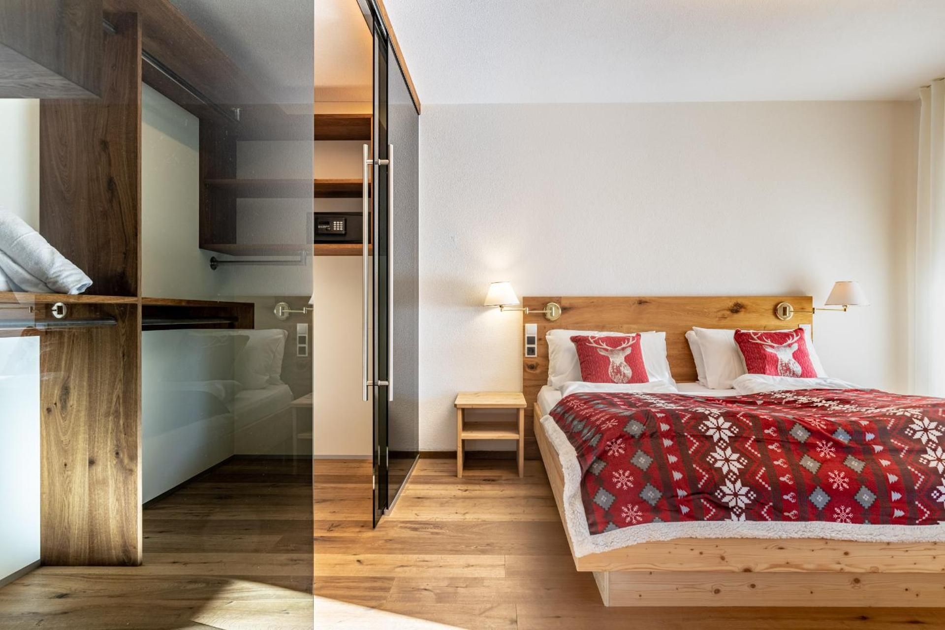 Deluxe King Suite with Spa Access