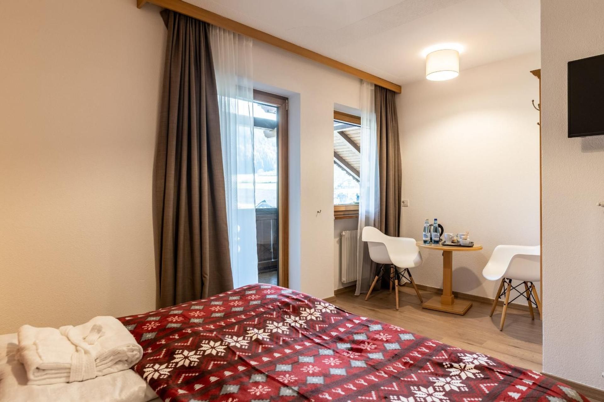 Junior Suite with Spa Access