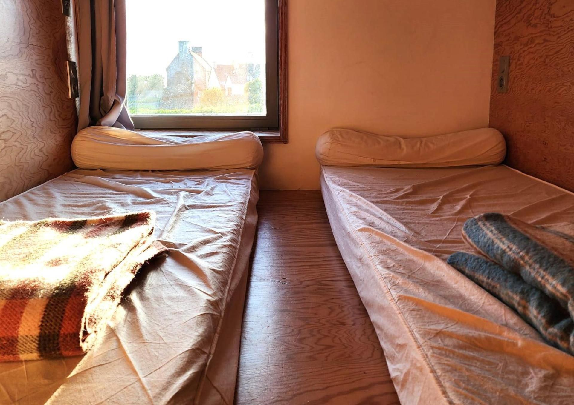 Standard Twin Room with Shared Bathroom