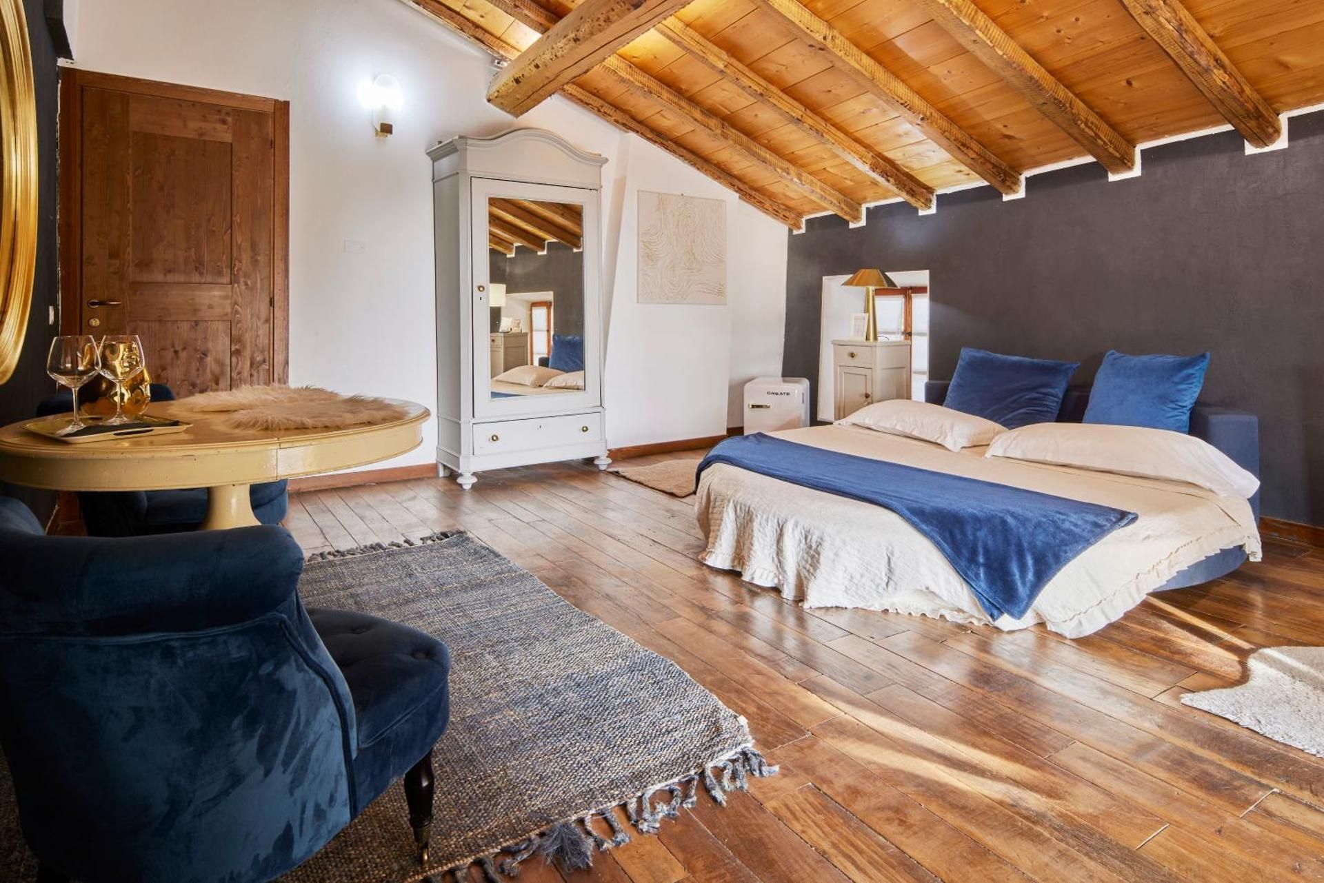 Queen Room with Balcony