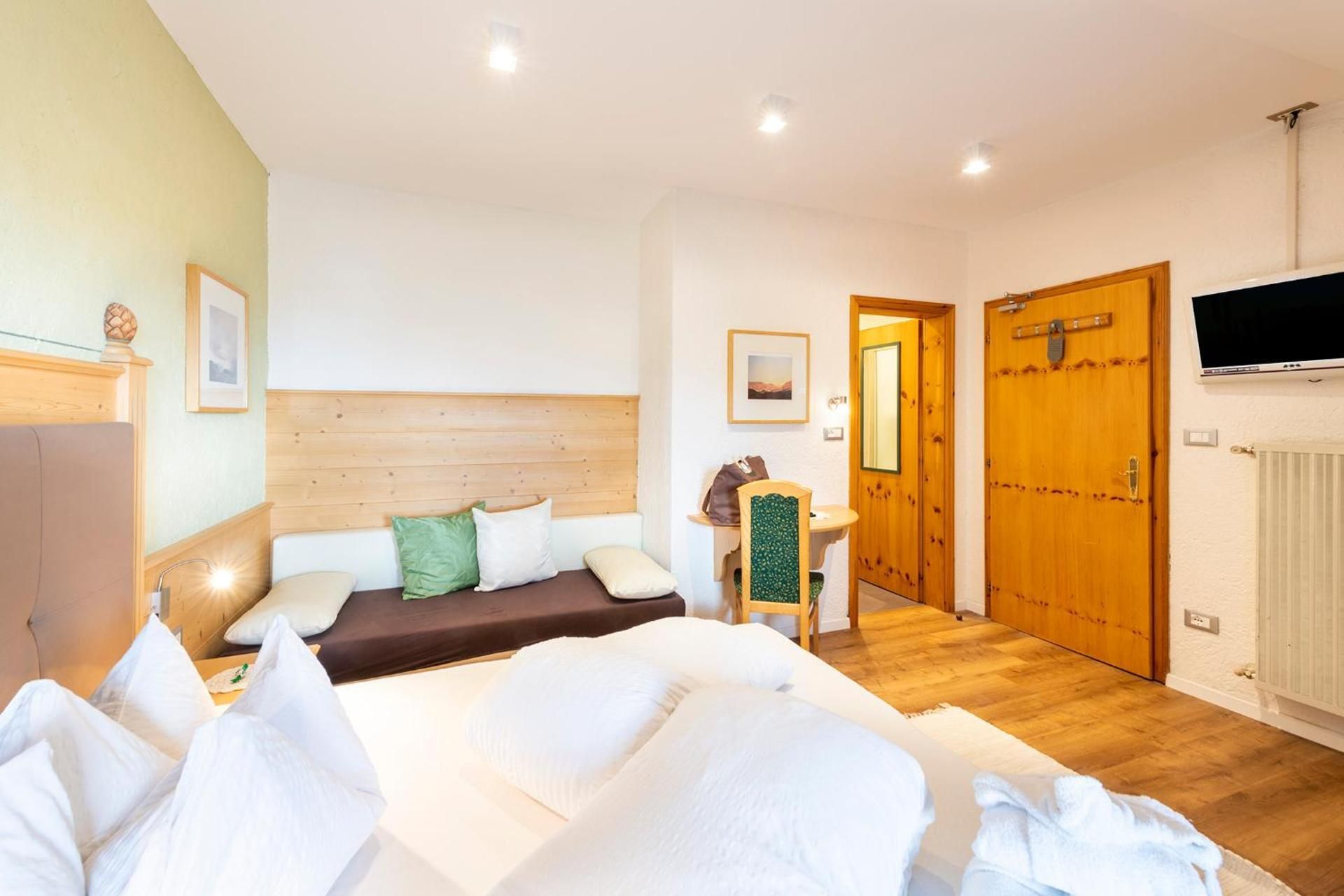 Classic Double Room with Balcony