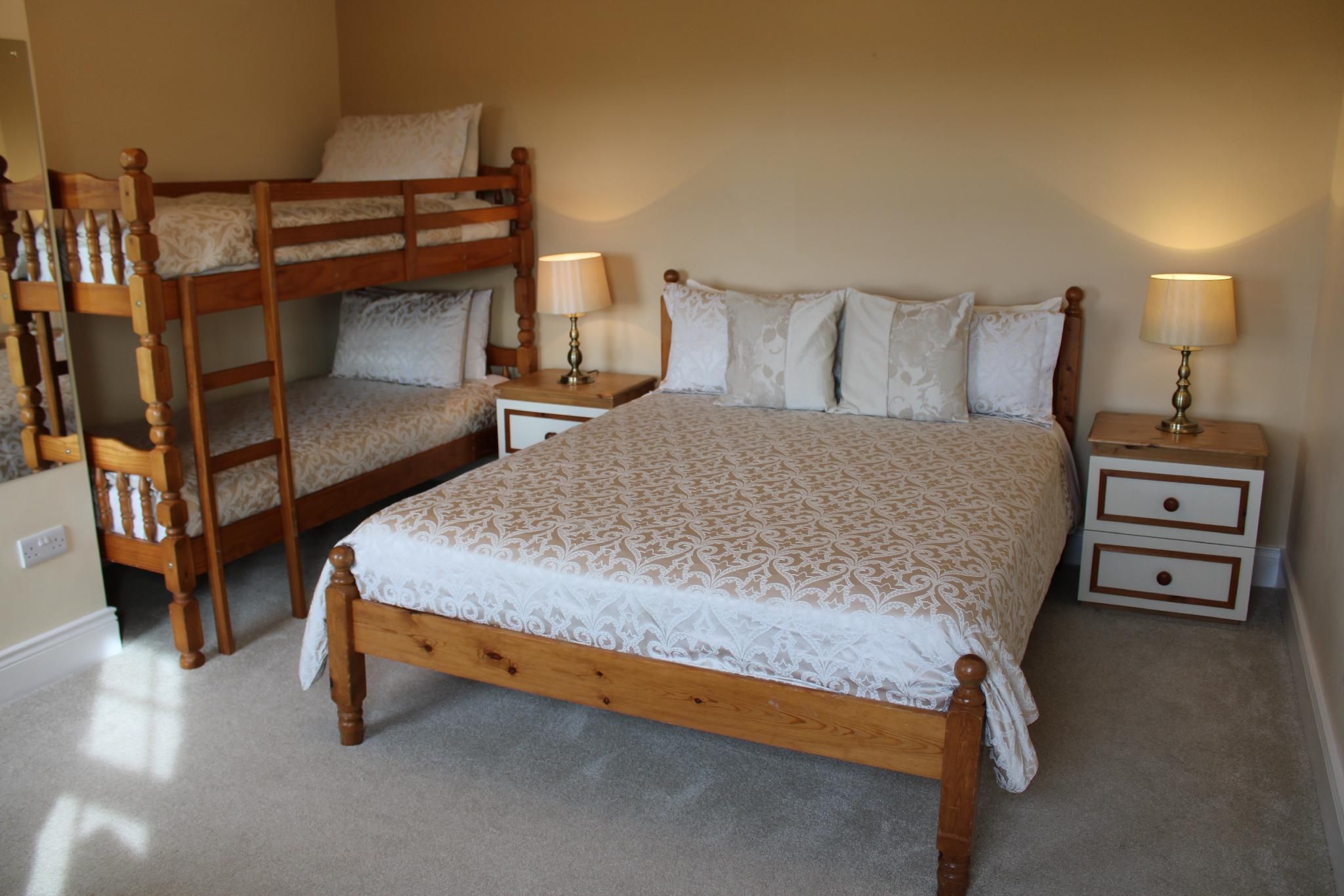 Family room-Ensuite-Large-sleeps 4
