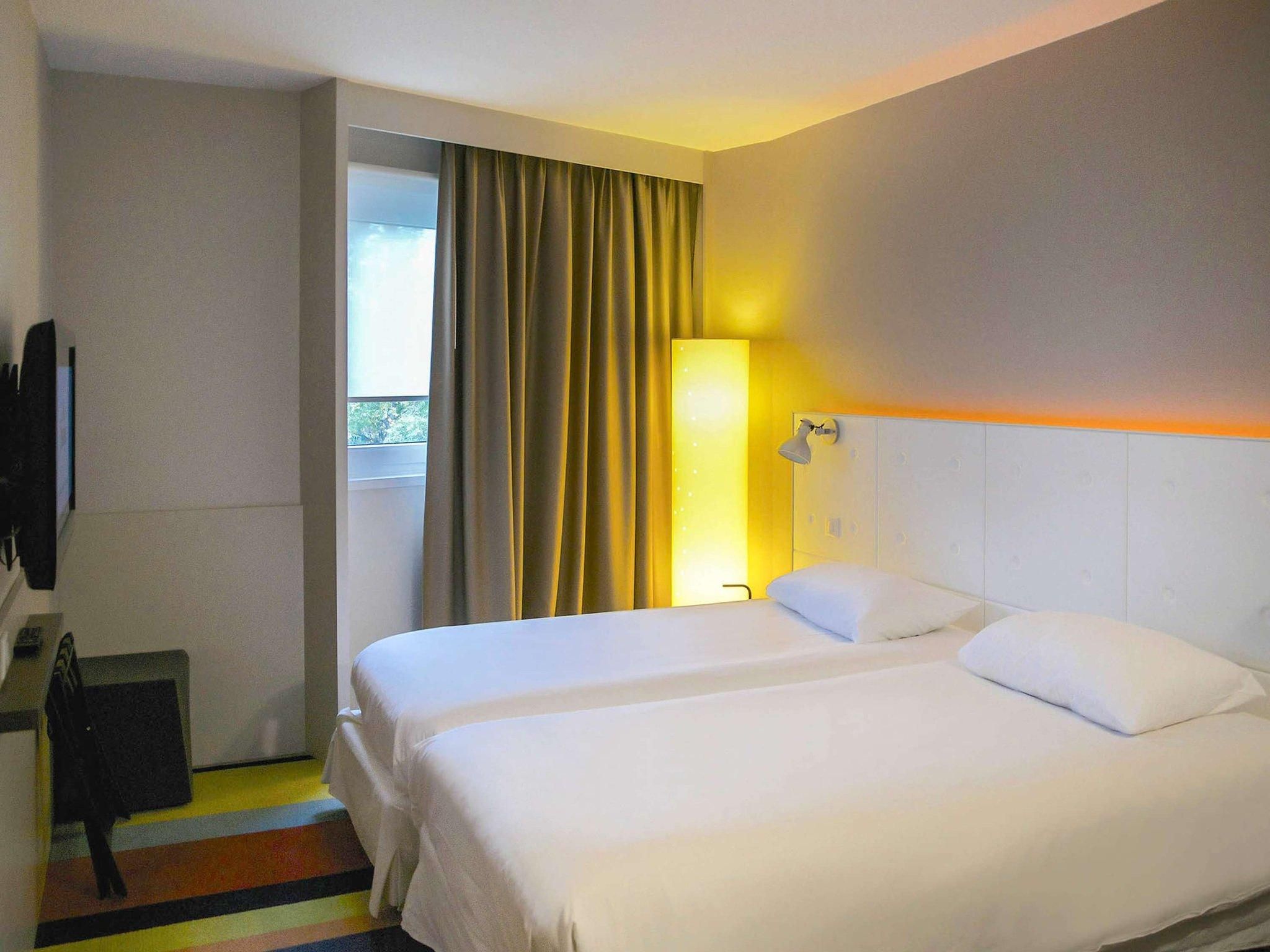 Standard Room with two single beds