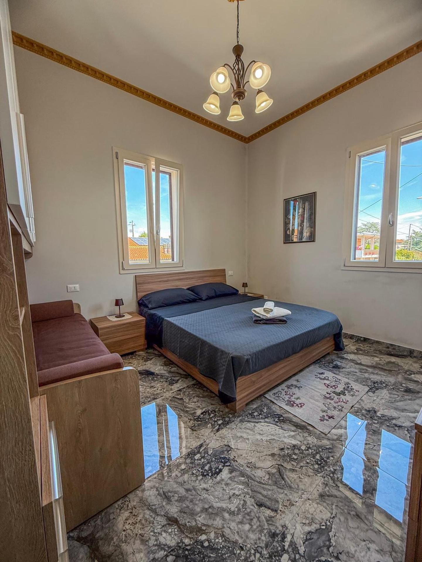 Deluxe Room (2 Adults + 1 Child)