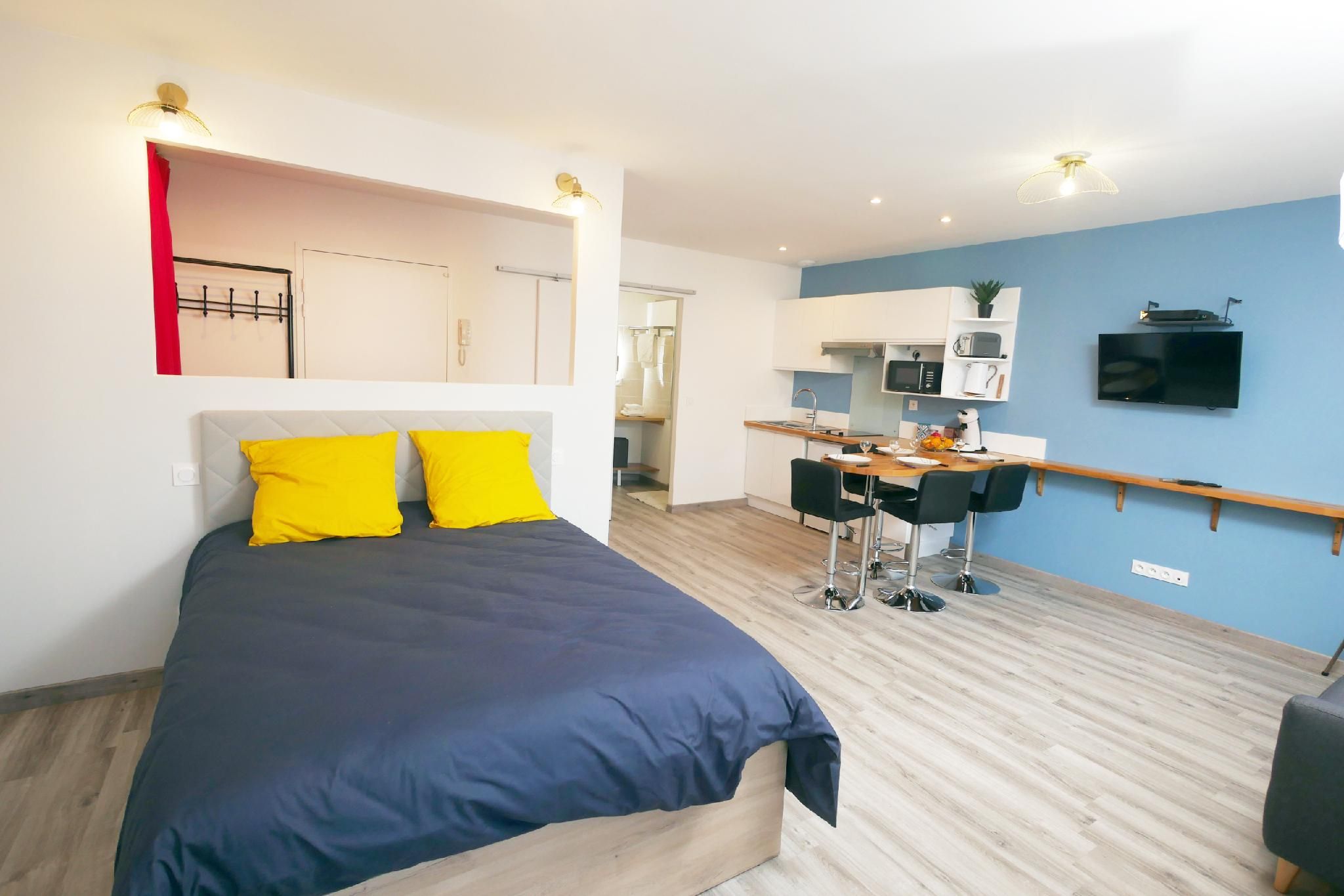 Le Rochegude - 1er Etage -Appartement-Confort-Salle d'eau