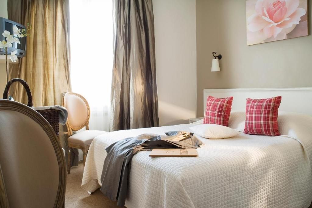 Standard Double or Twin Room with Street View