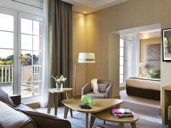 Deluxe Suite with Terrace