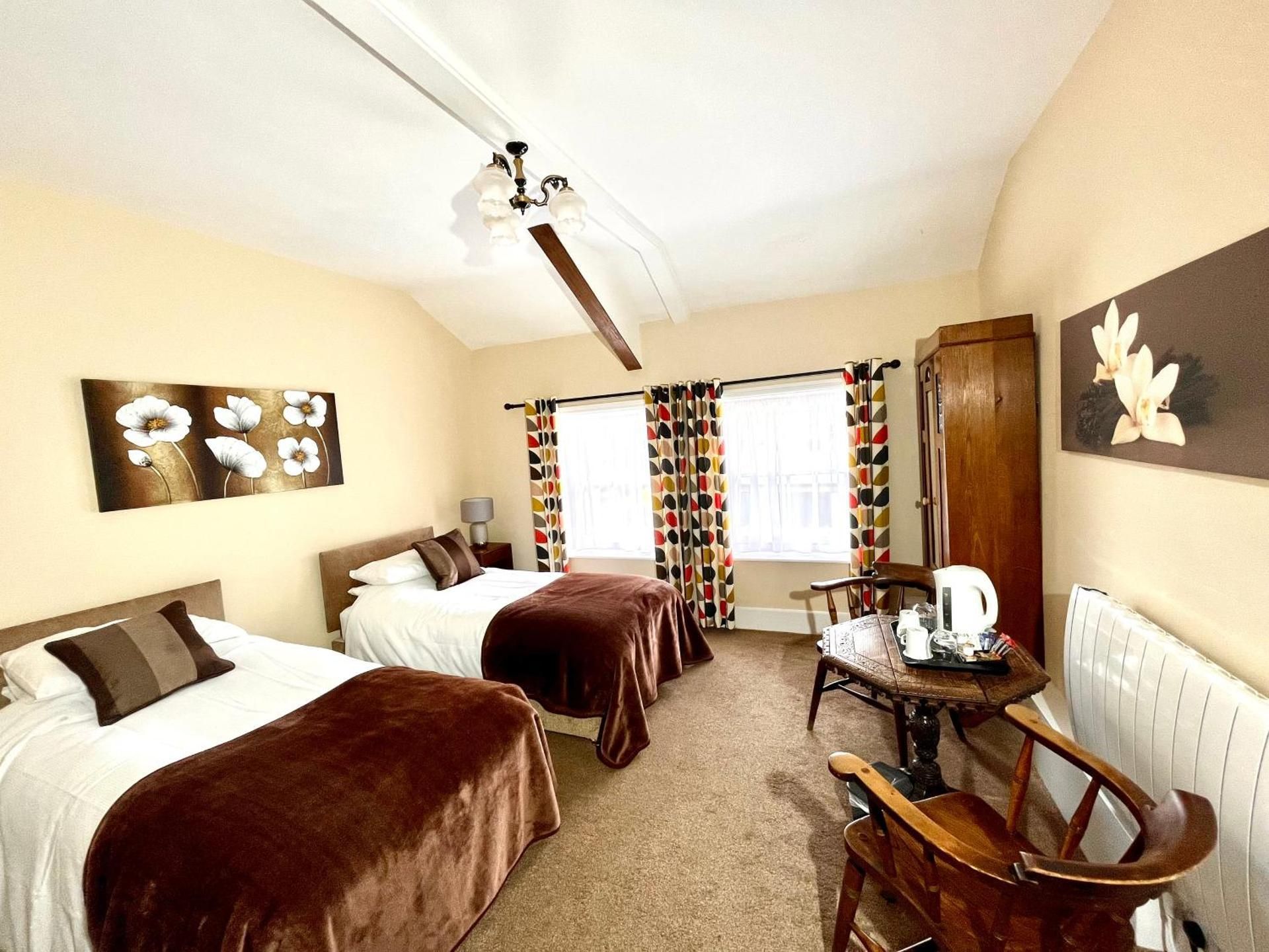 Standard Twin Room