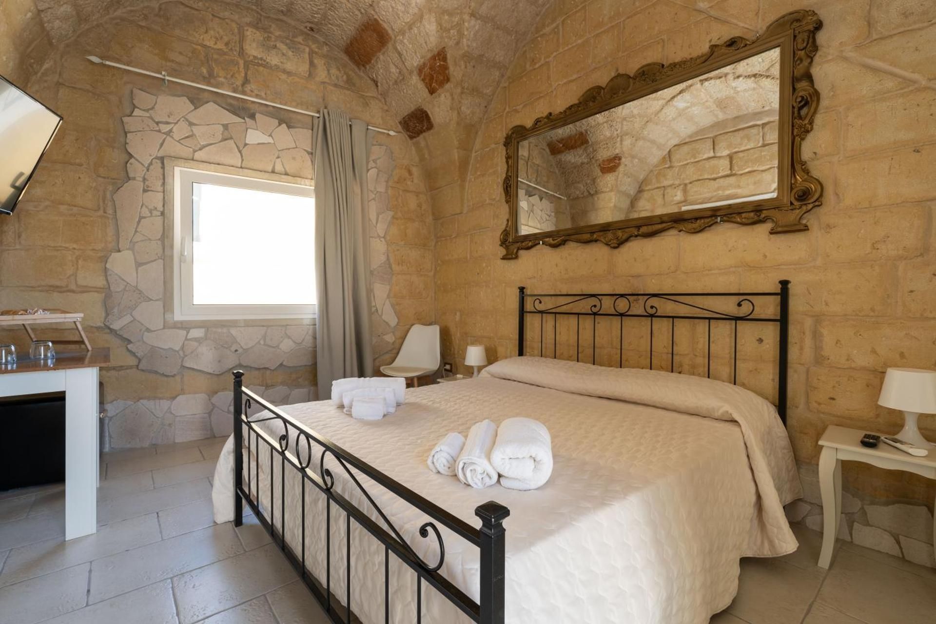 King Room with Spa Bath