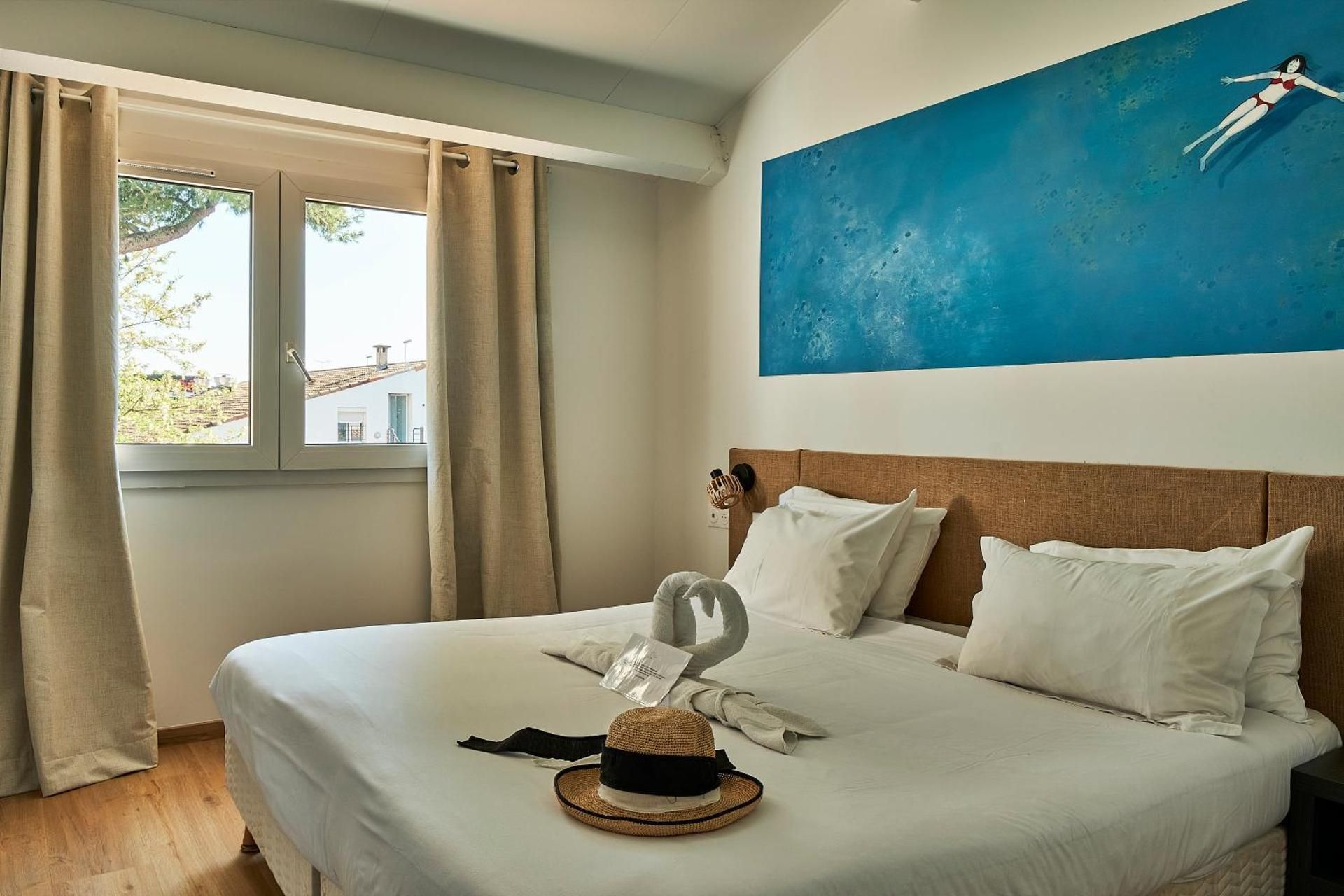 Double or Twin Room with City View