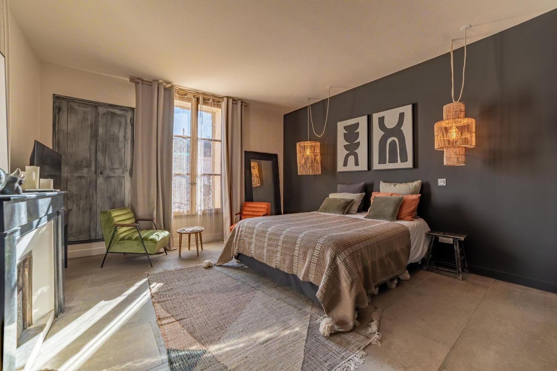 Deluxe Queen Suite