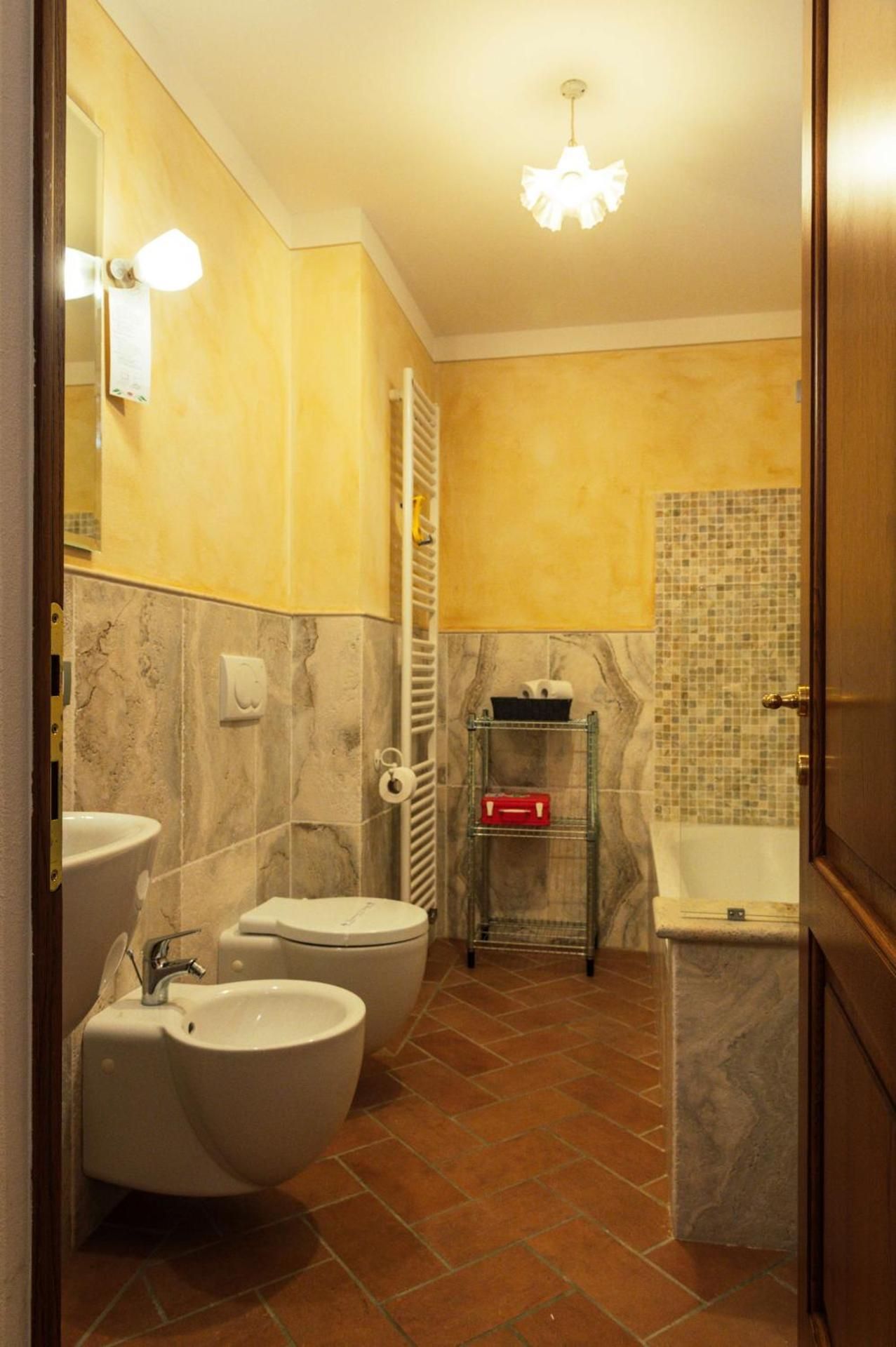 Deluxe Two-Bedroom Apartment with Garden View