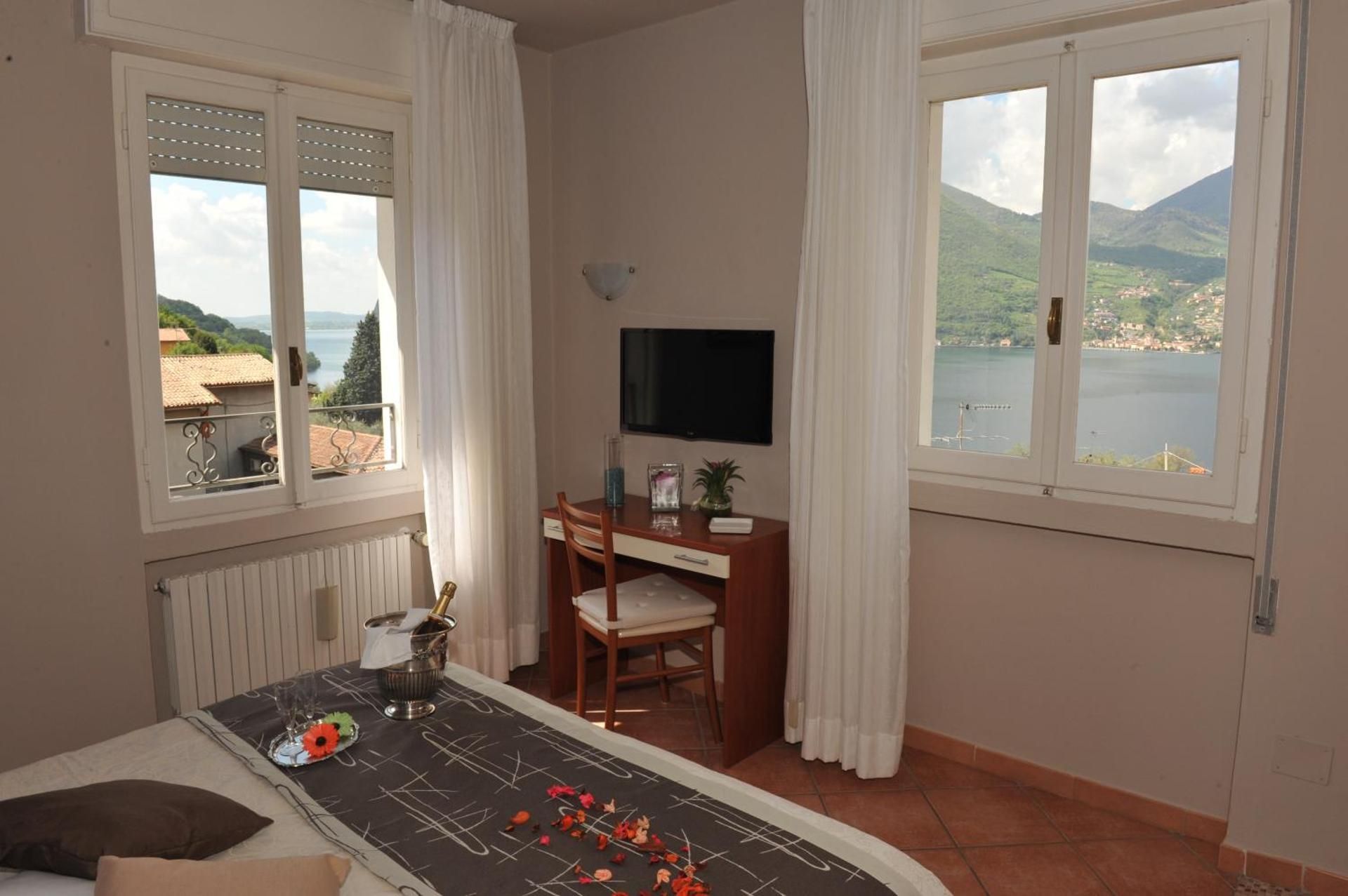 Comfort Double or Twin Room with Lake view
