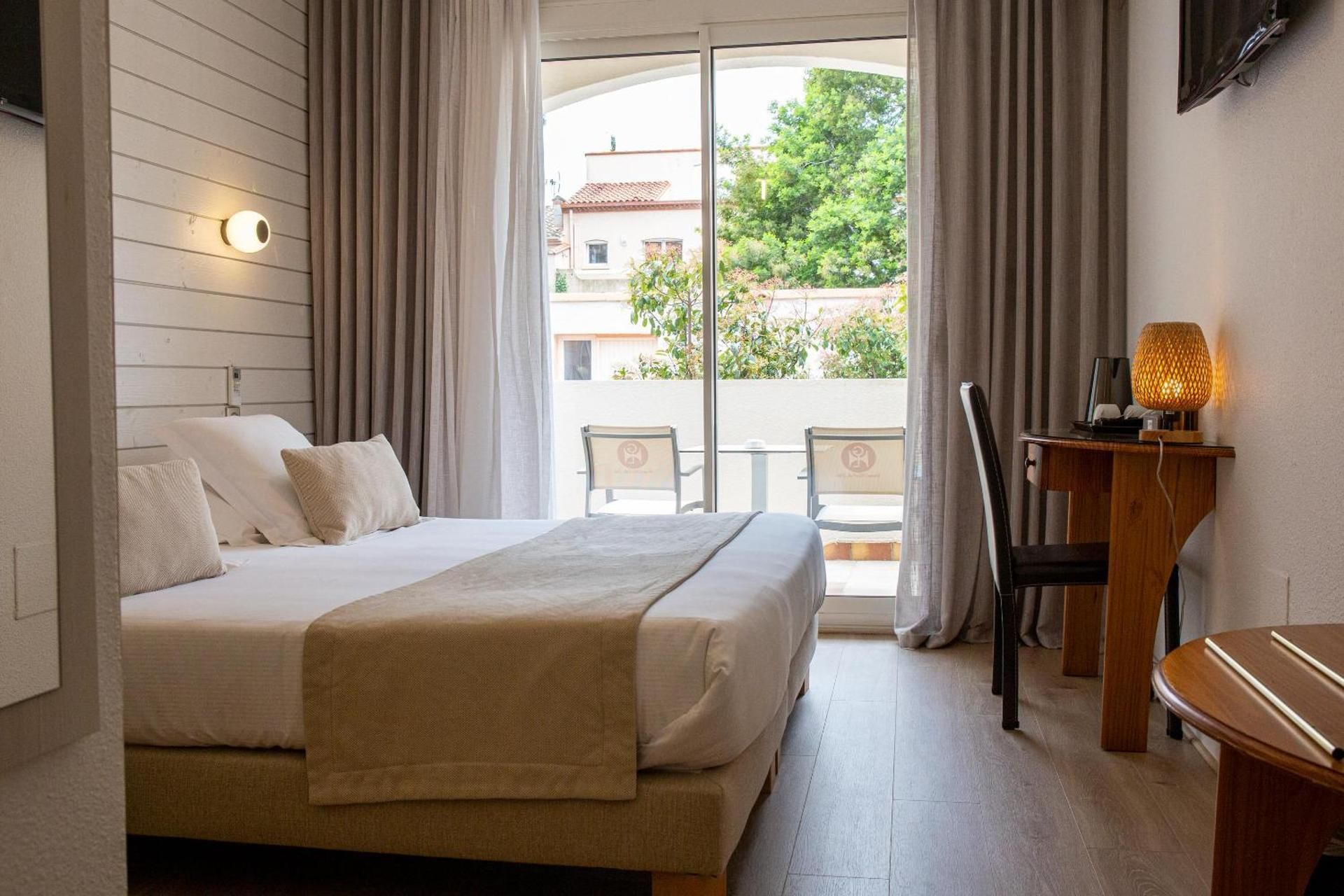 Room with Terrace - Annex
