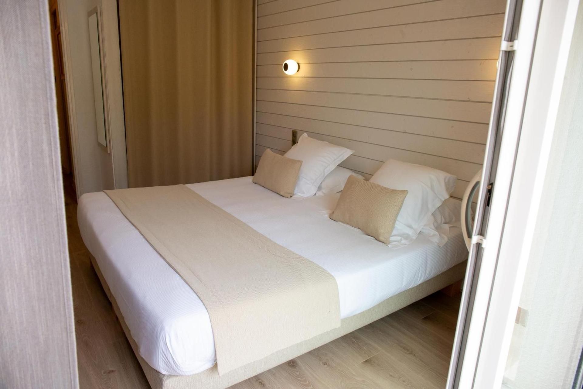 Room with Terrace - Annex