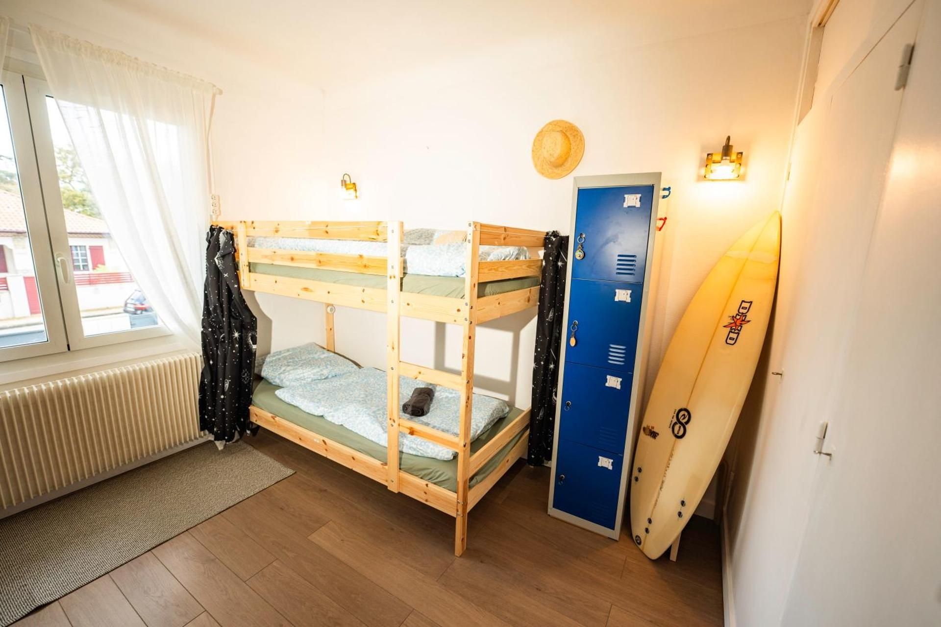 Bunk Bed in Mixed Dormitory Room