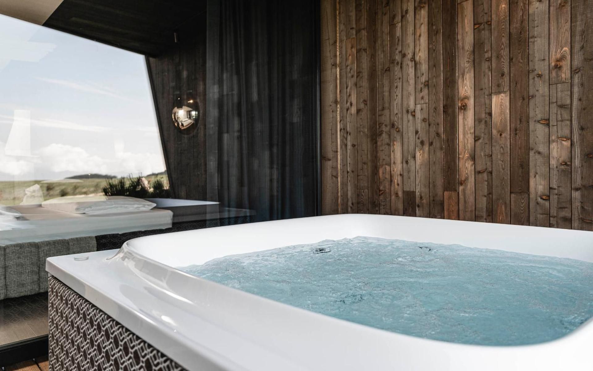 Suite with Hot Tub