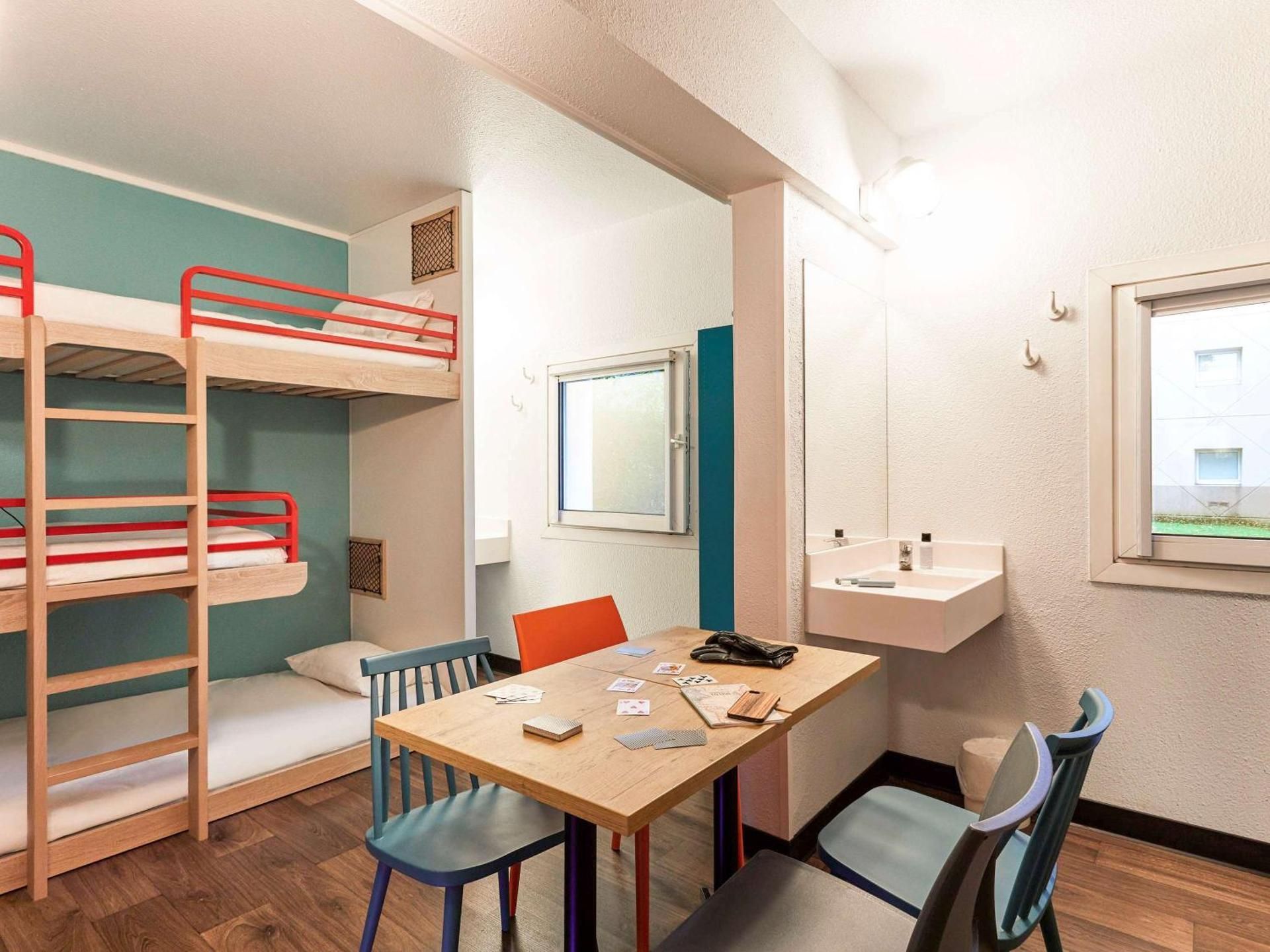 6-Bed Dormitory Room with Shared Bathroom