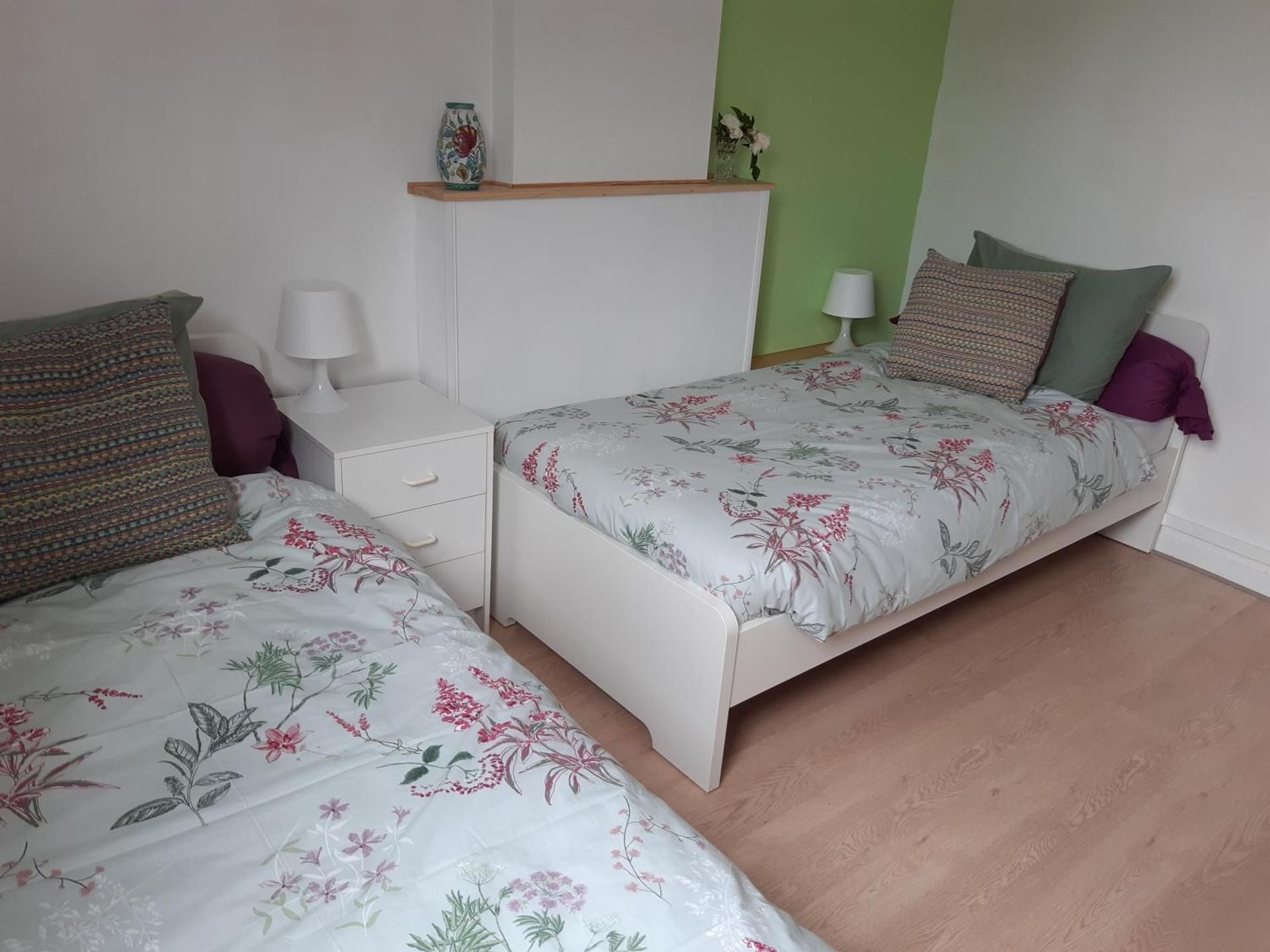 Standard Twin Room with Shared Bathroom