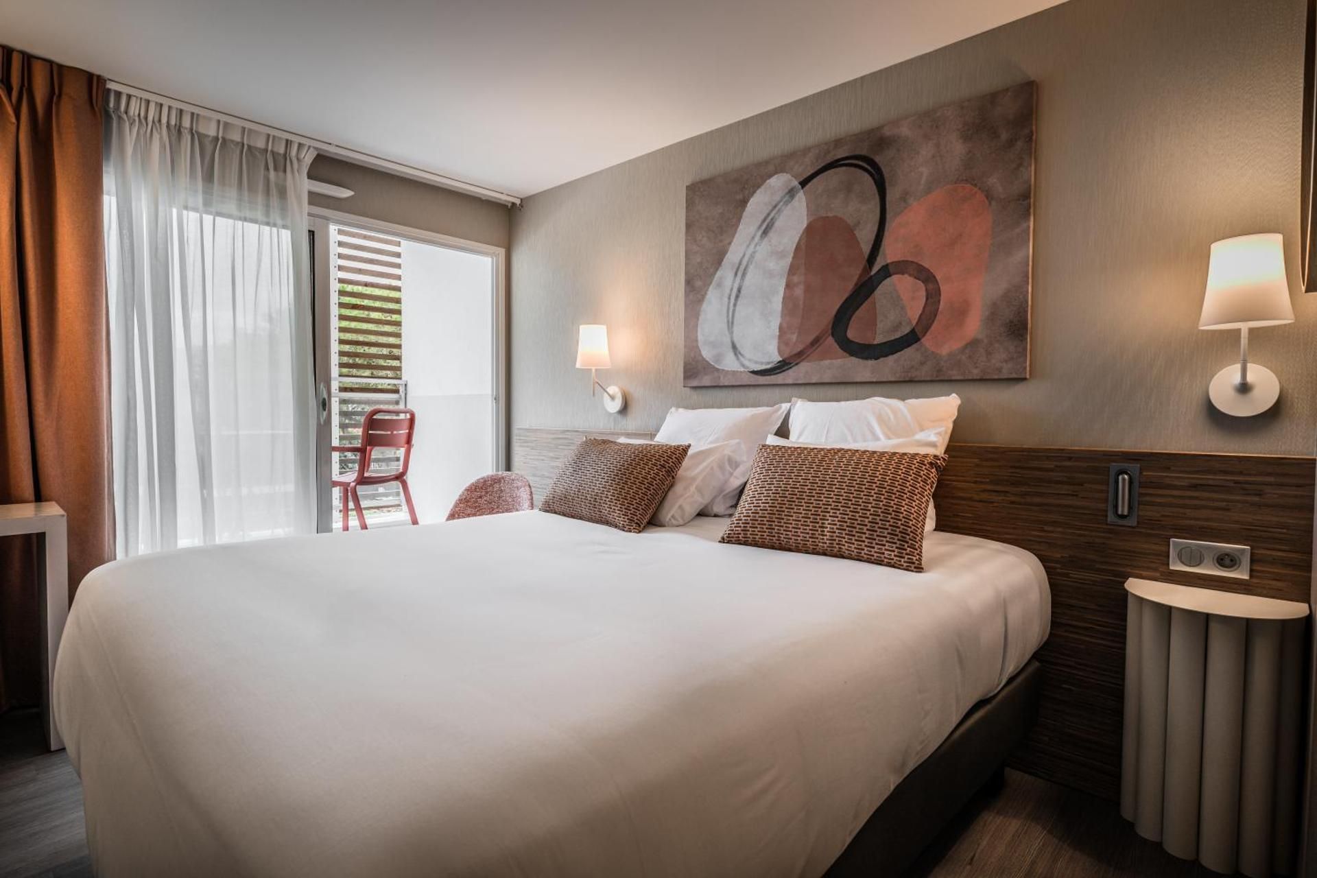  Classic Double Room with Garden View and Balcony