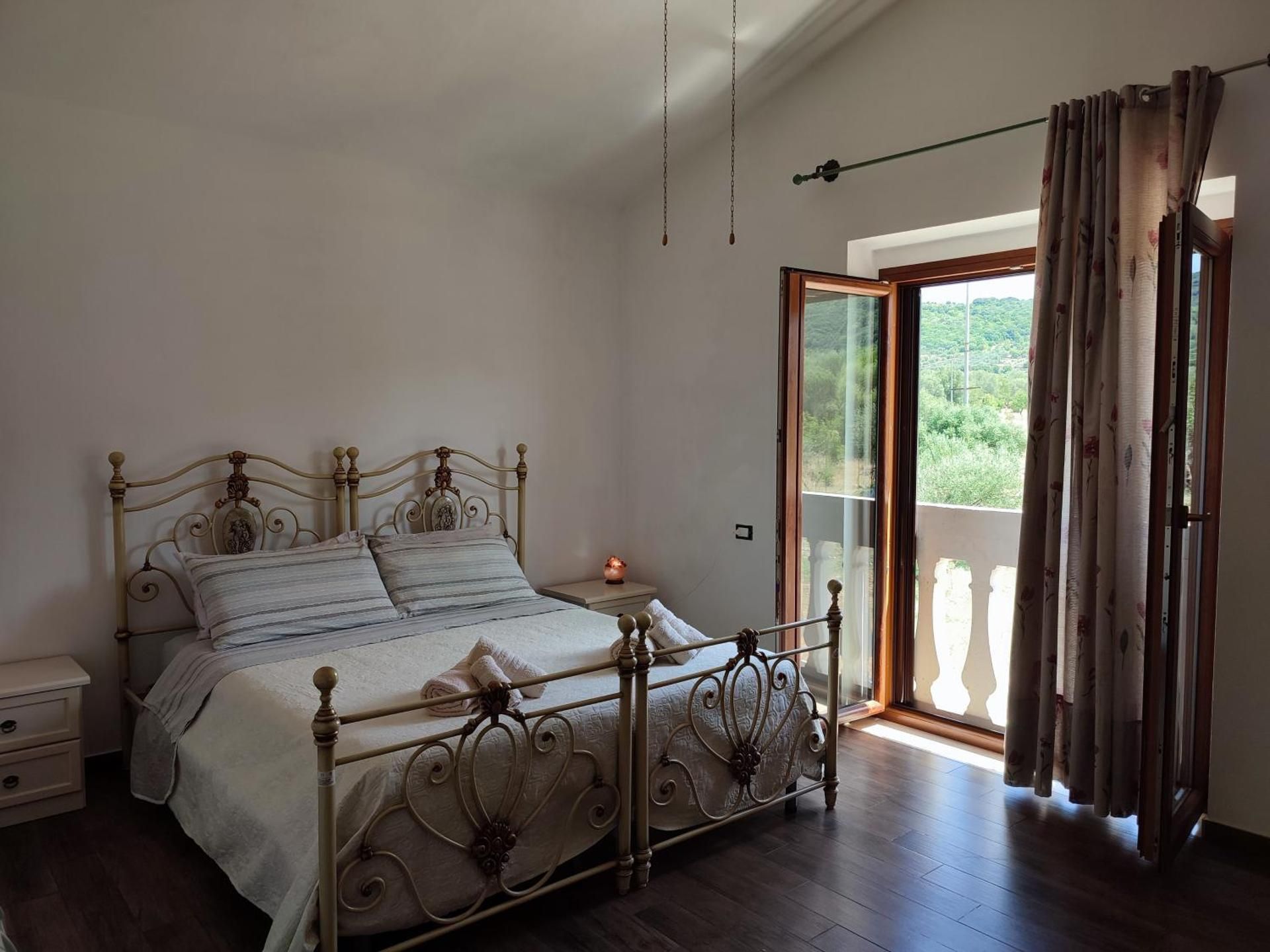 Triple Room with Private External Bathroom
