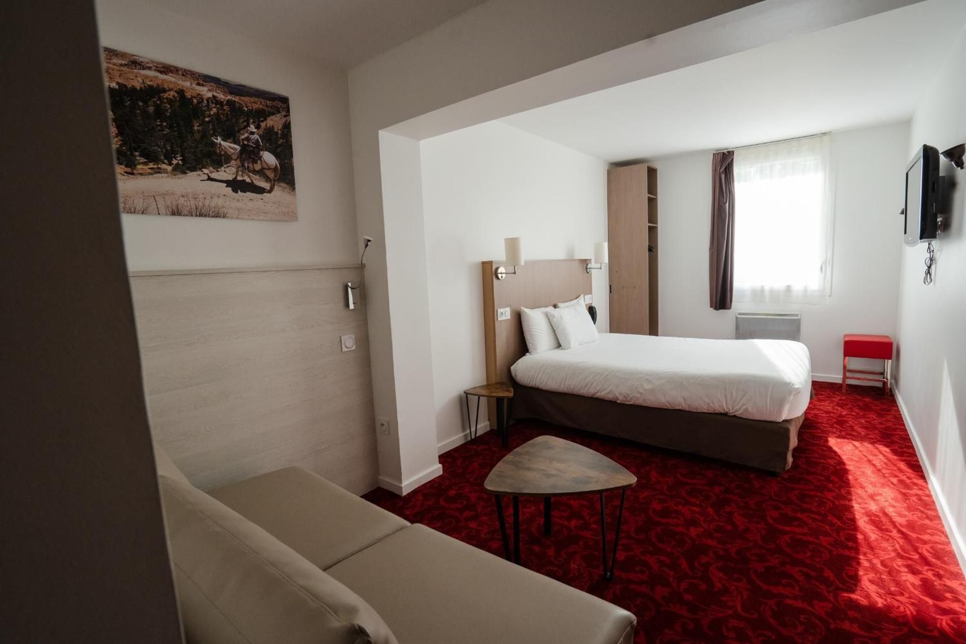 Brit Hotel Essentiel Cholet Superior Double Room