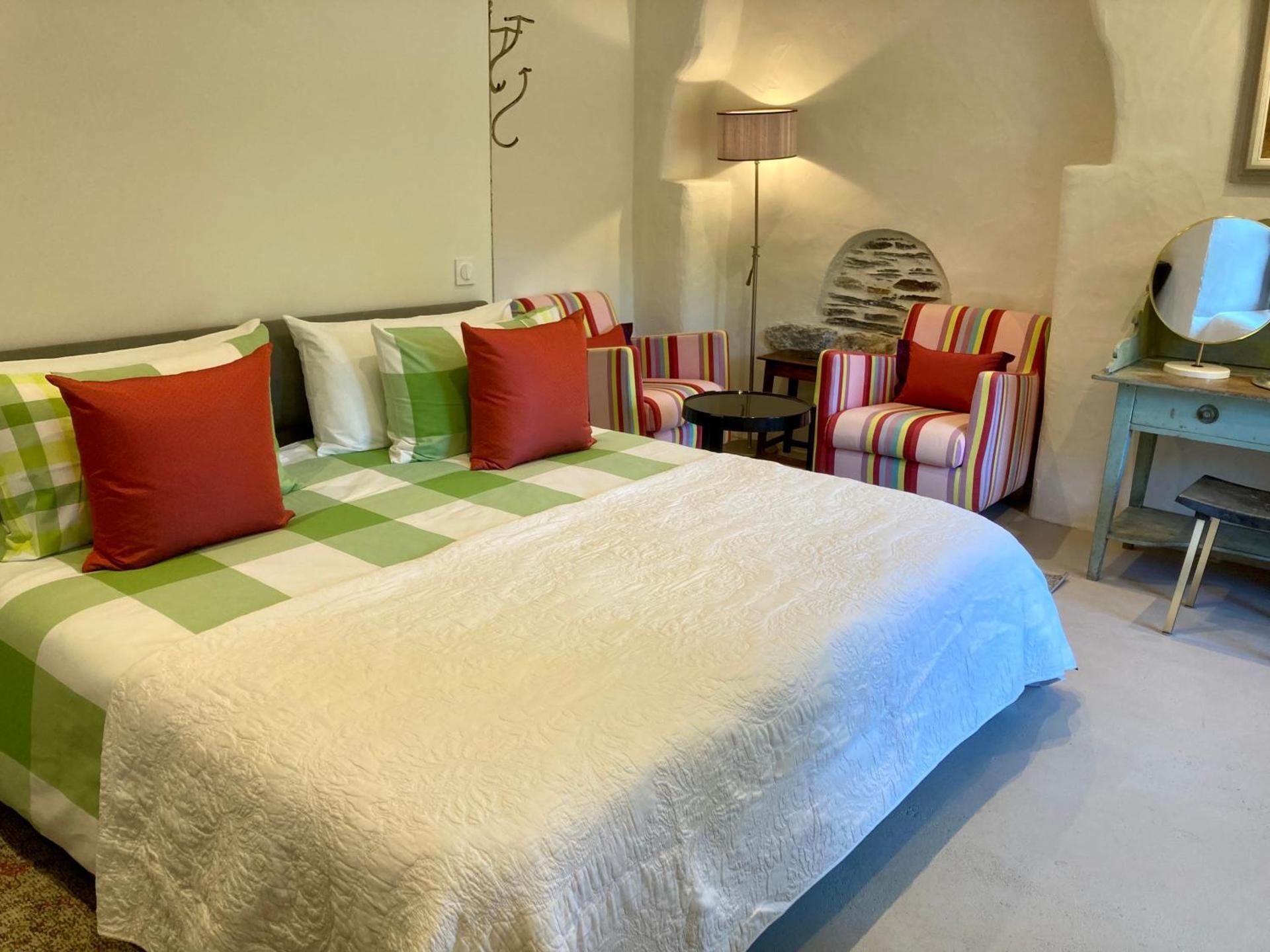 King or Twin Room with Private Bathroom
