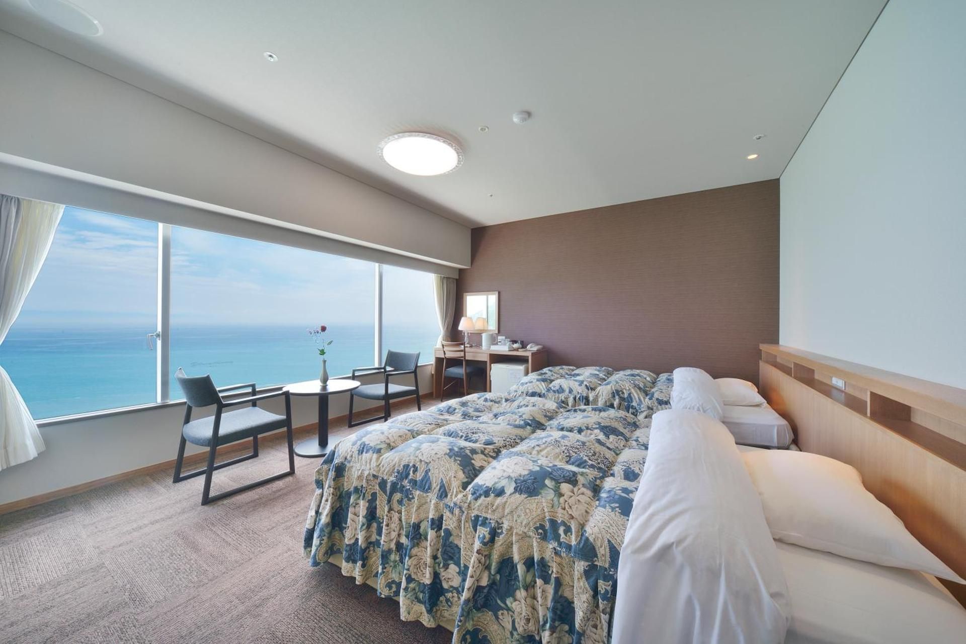 Twin Room - Breakfast and Dinner Included - Non-Smoking
