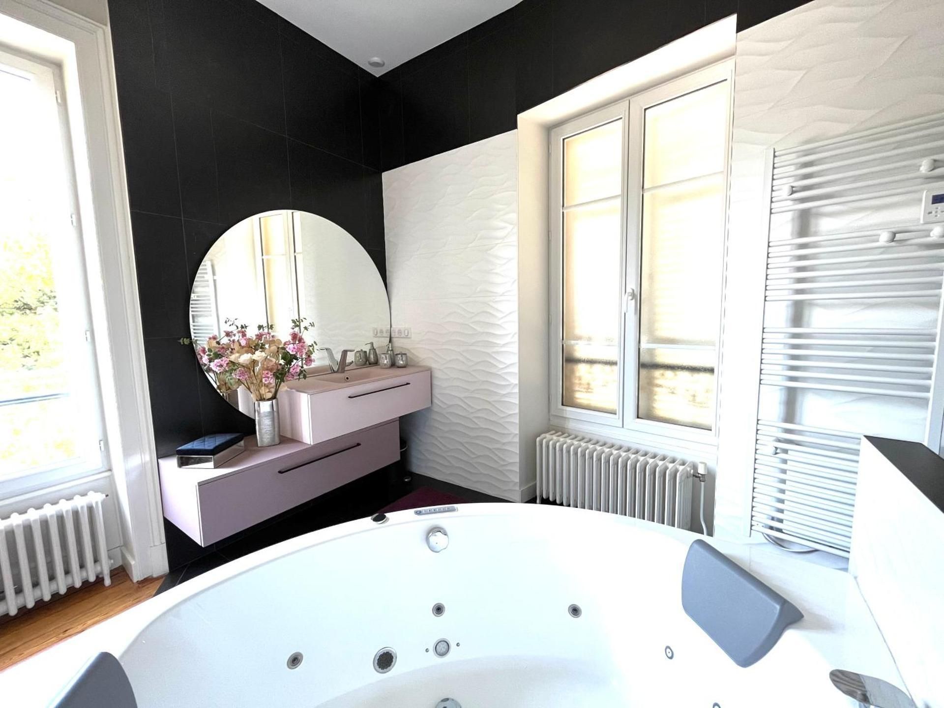 Suite with Spa Bath