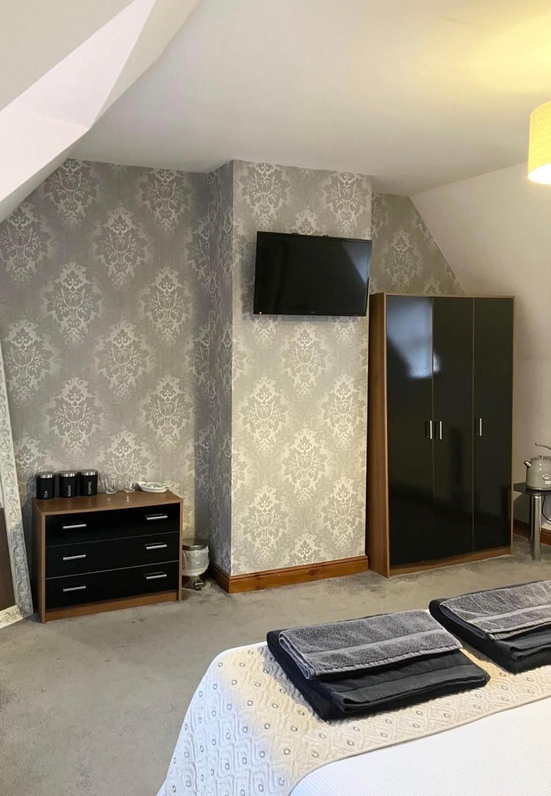 Deluxe Double Room with Shower