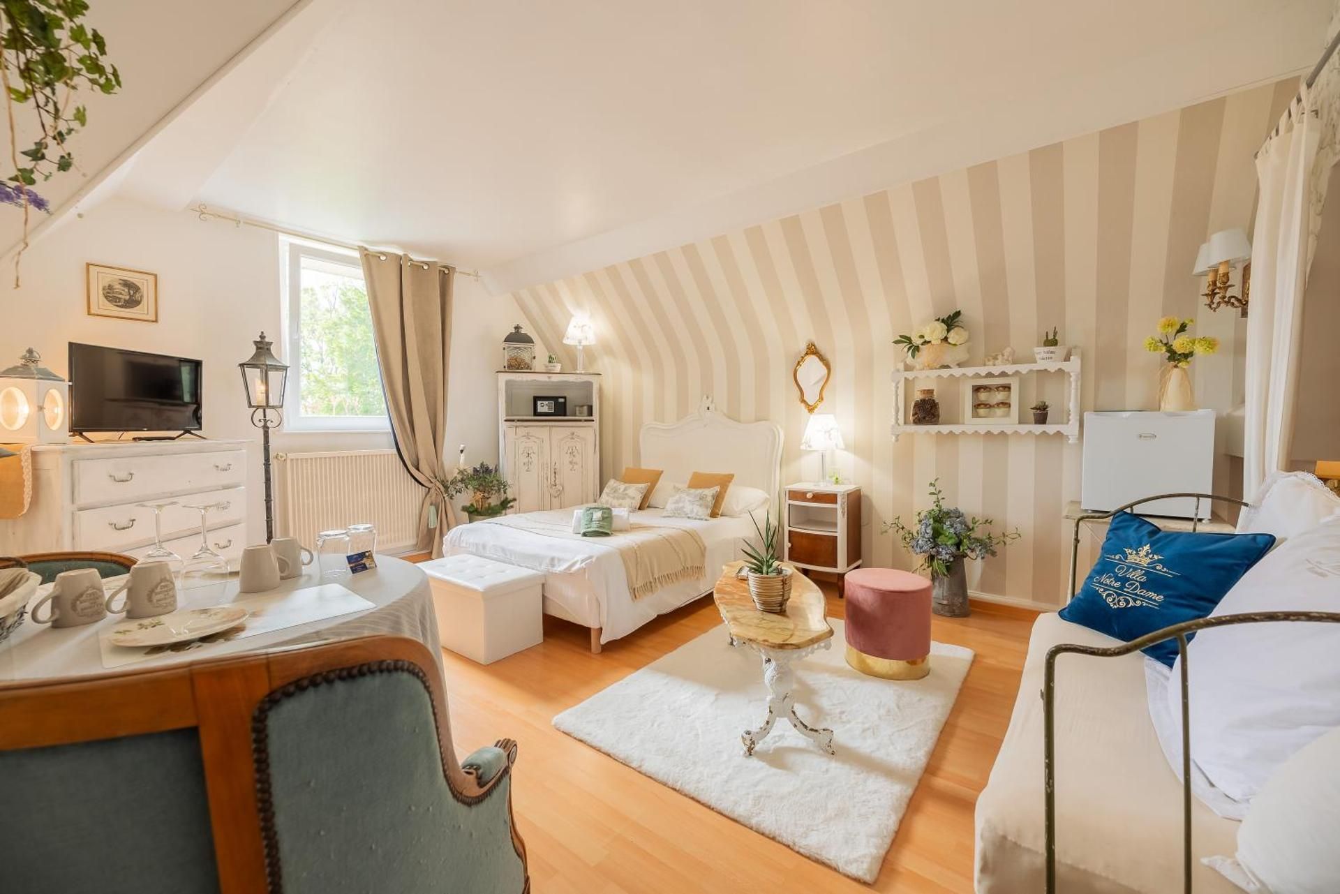 Double Room with Private Bathroom
