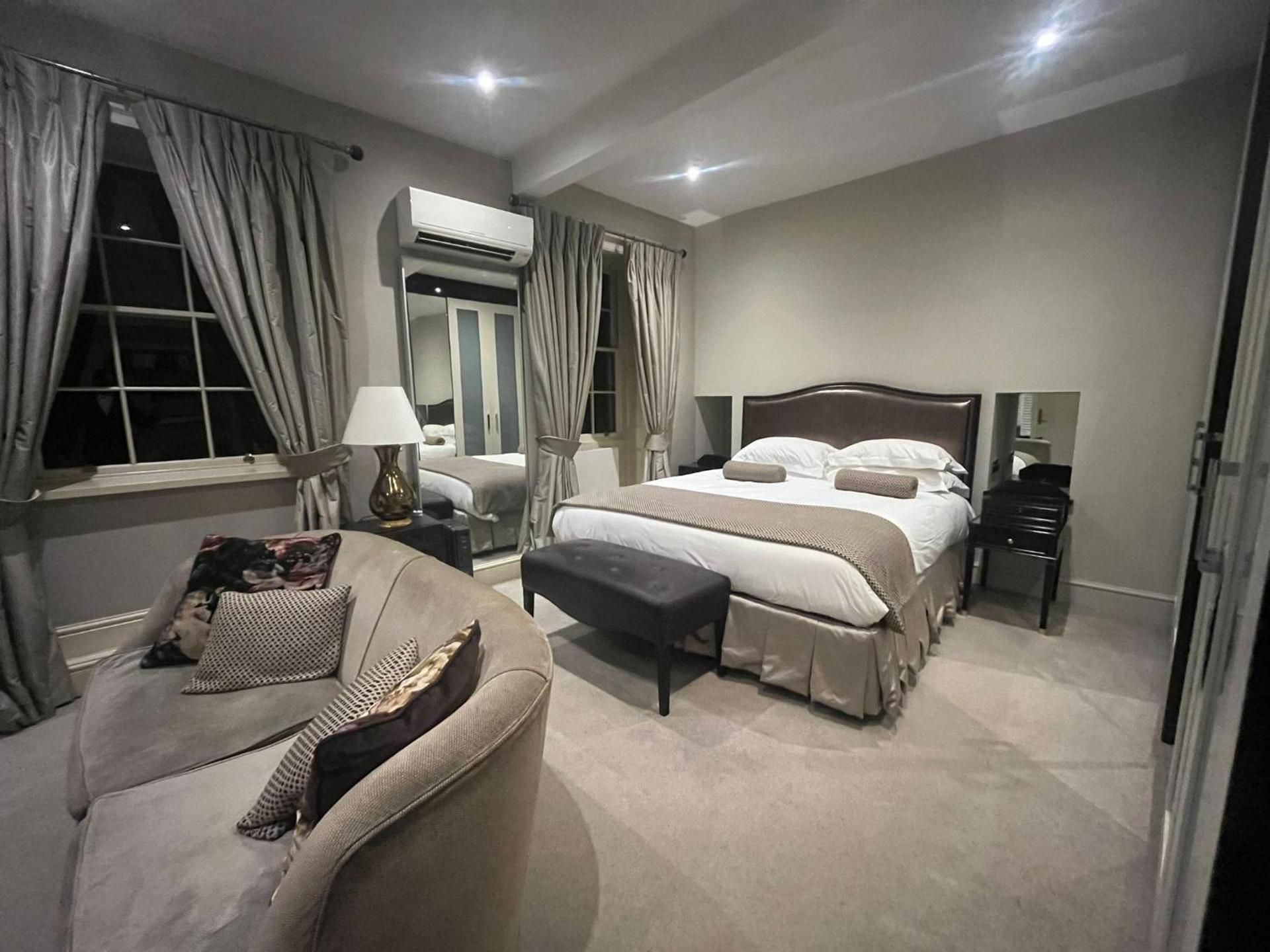 Charlton House Suite