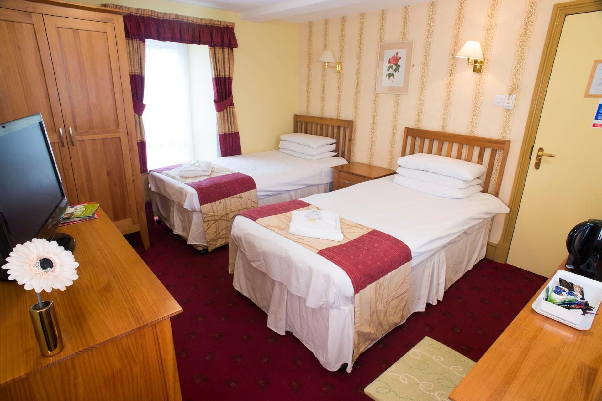 The Highwayman Inn Twin Room