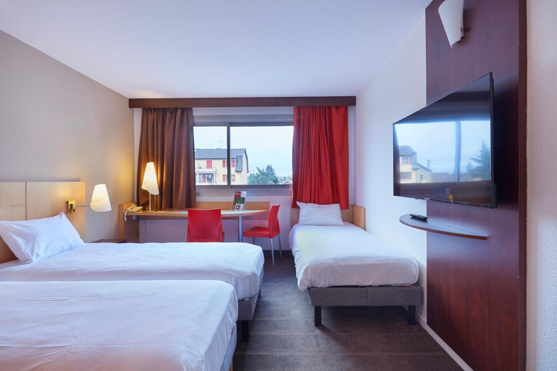 ibis Annemasse Standard Triple Room