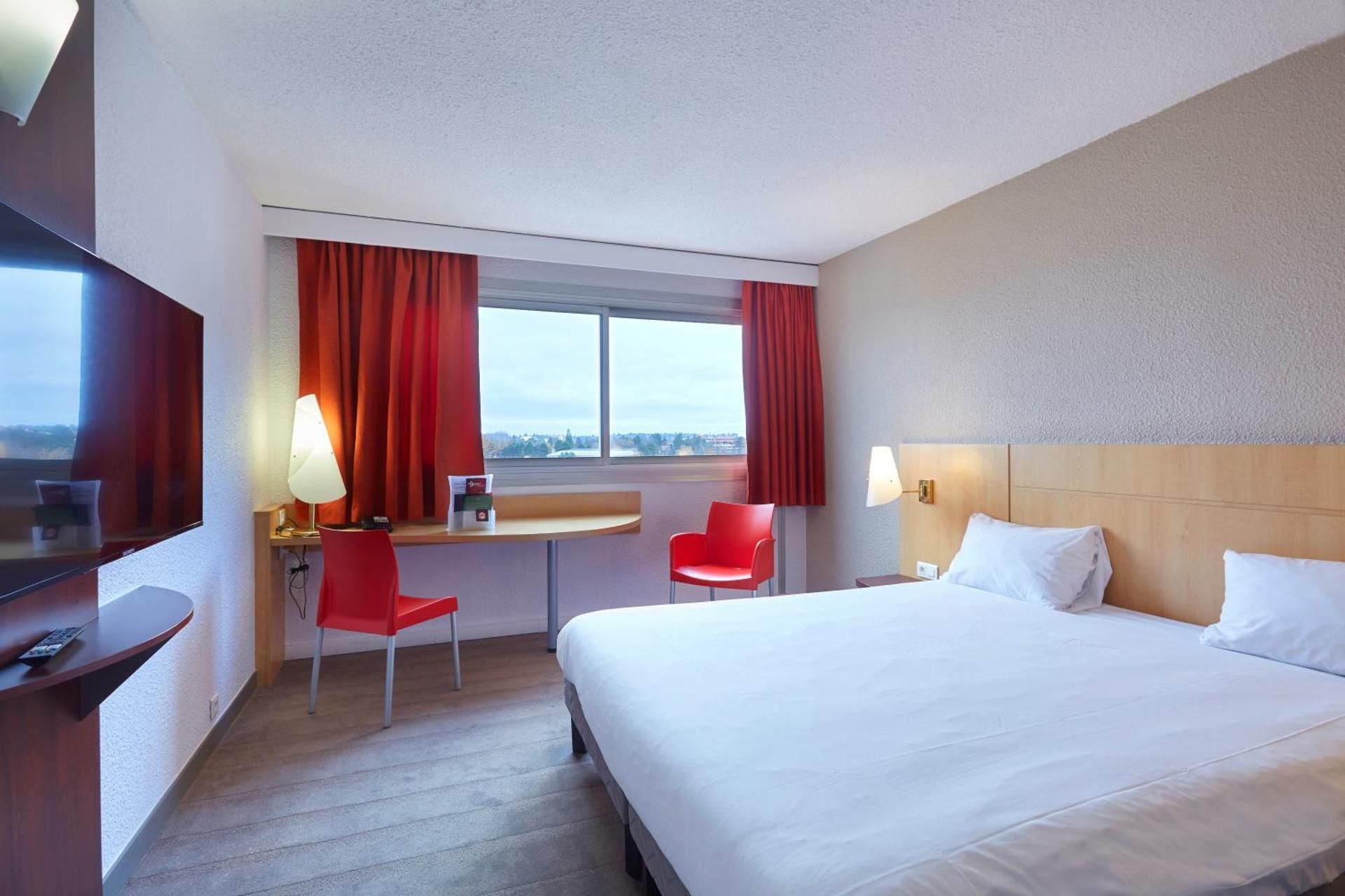 ibis Annemasse Standard Room with One Double Bed 2