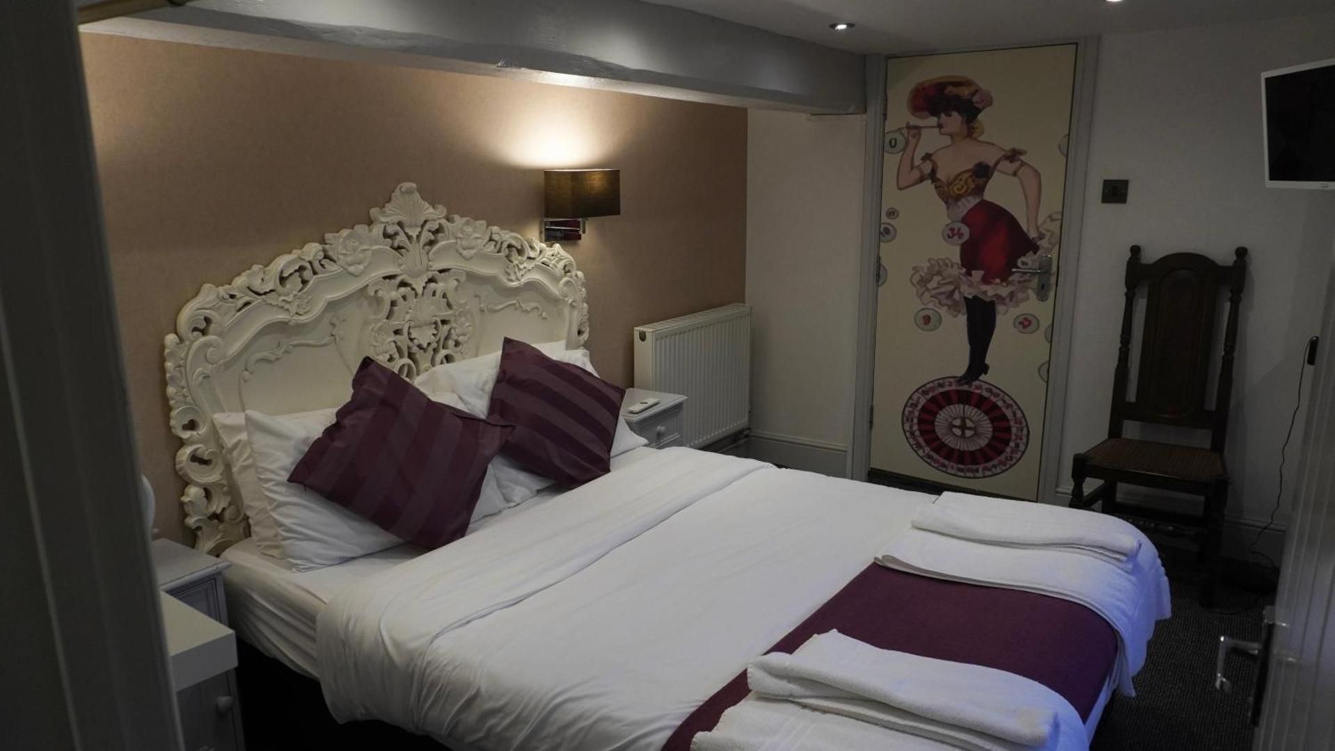 Double Room with Private Bathroom