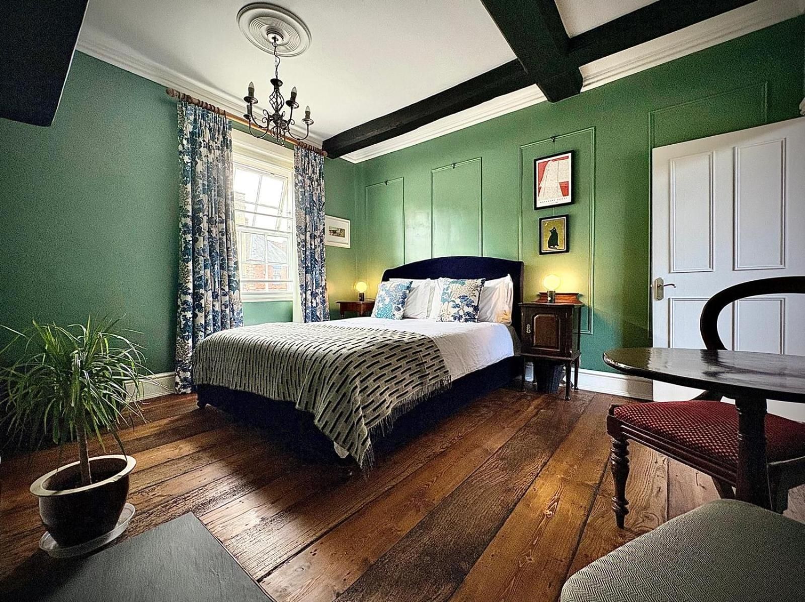 Superior King Room