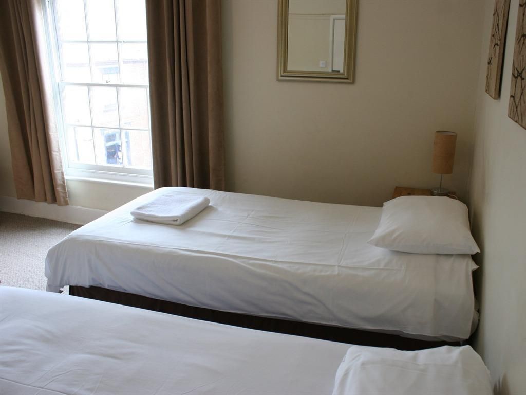 The White Bear Twin room-Ensuite 2