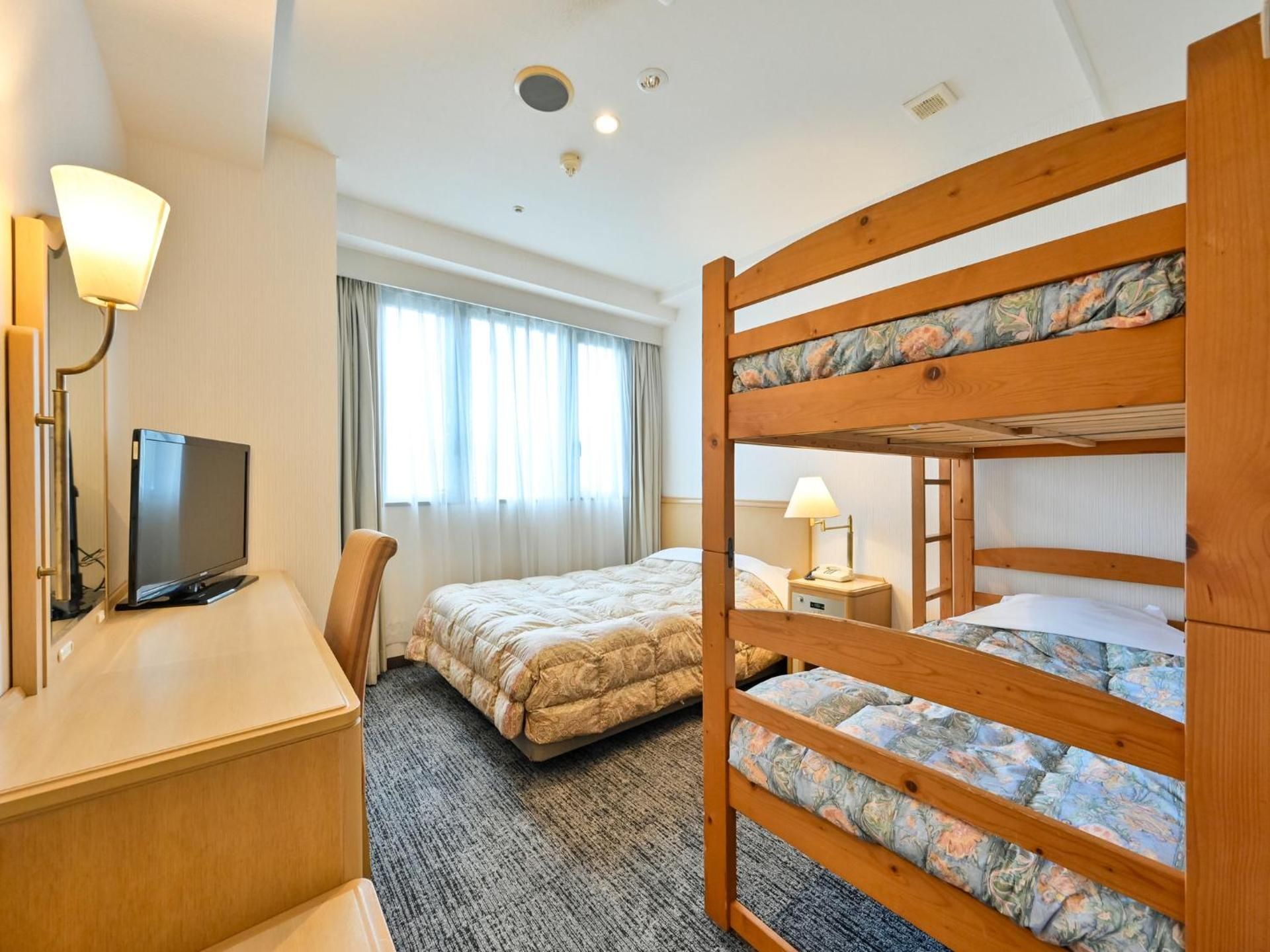 Family Room (2 Adults + 2 Children) - Non-Smoking - Annex