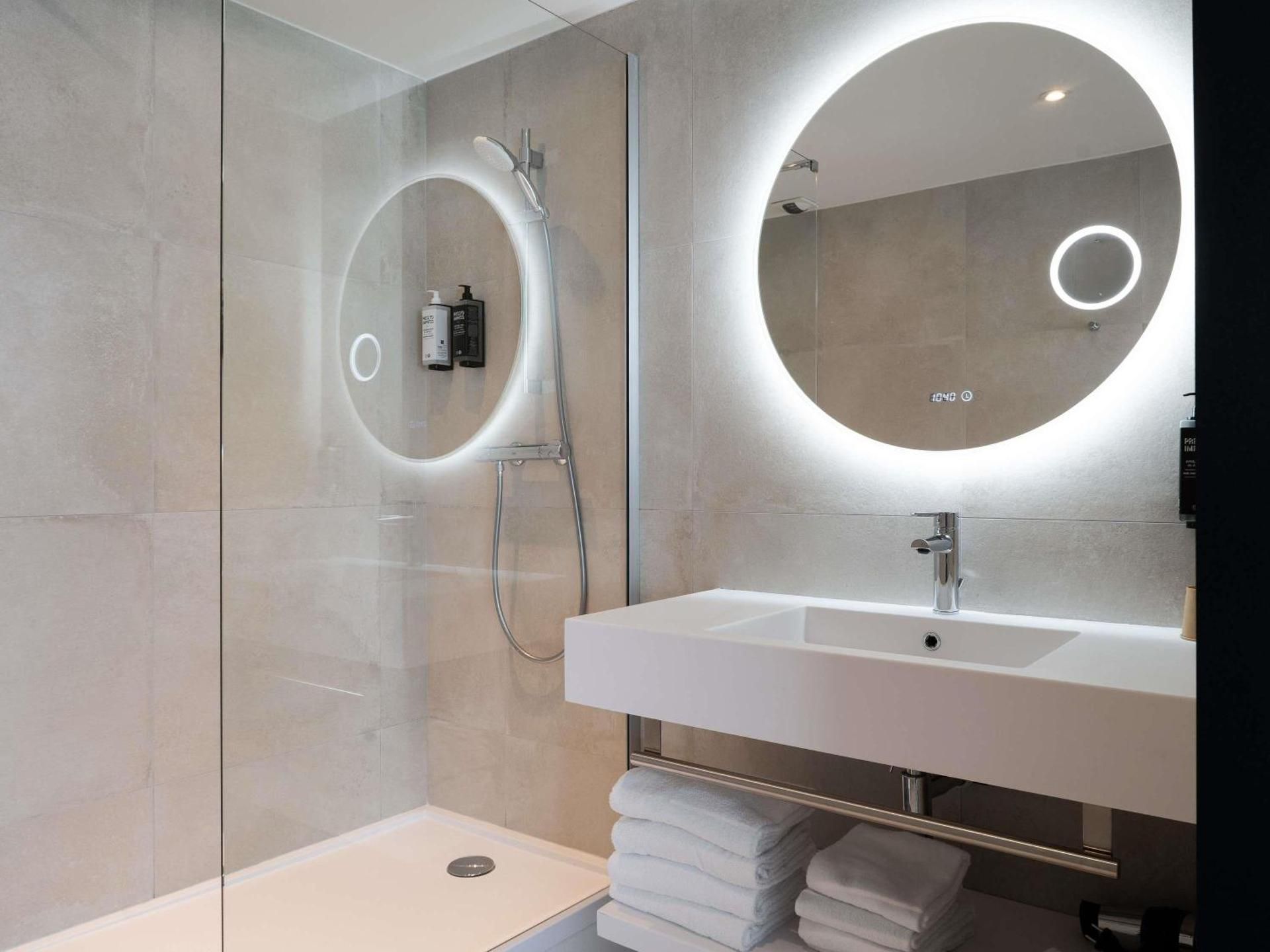 Hôtel Mercure Béziers Classic Room with Sofa Bed  3