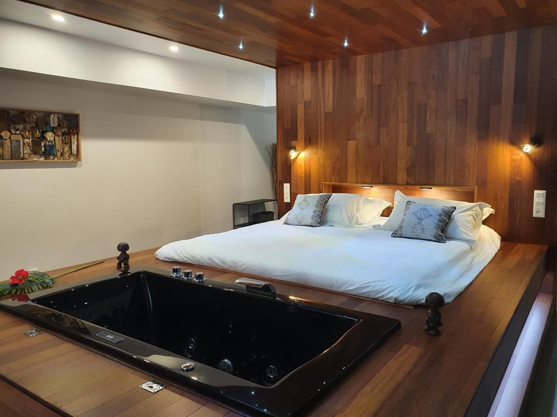 King Room with Spa Bath