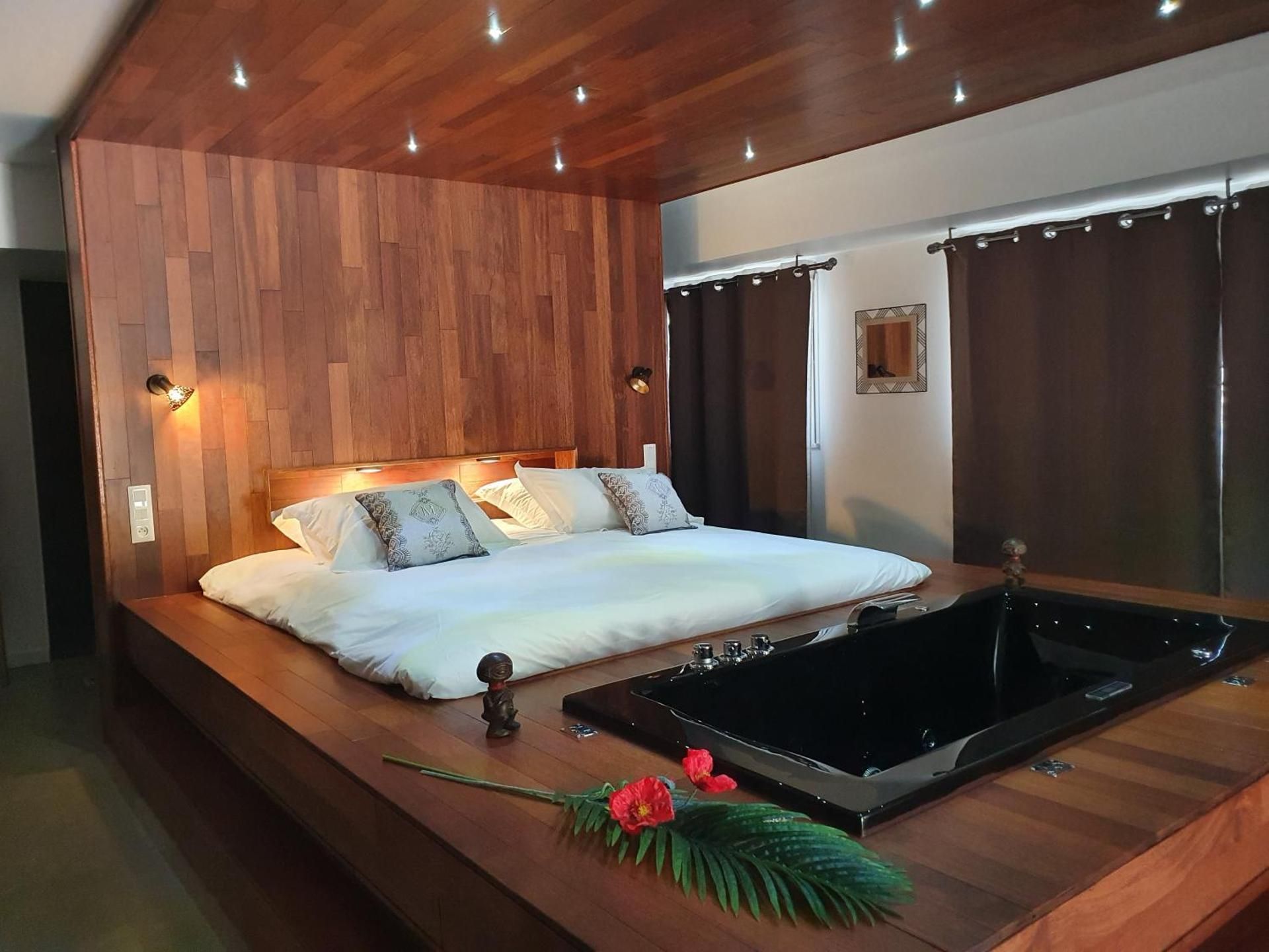 King Room with Spa Bath
