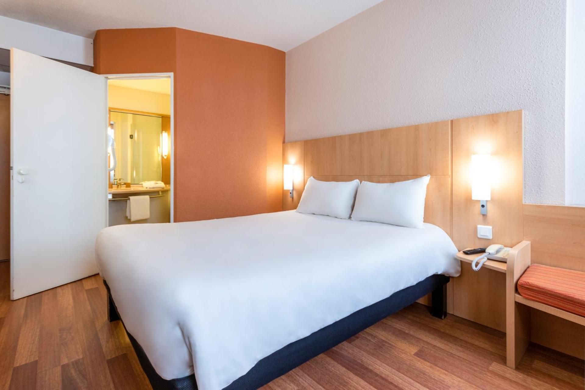 Standard Room with 1 double bed