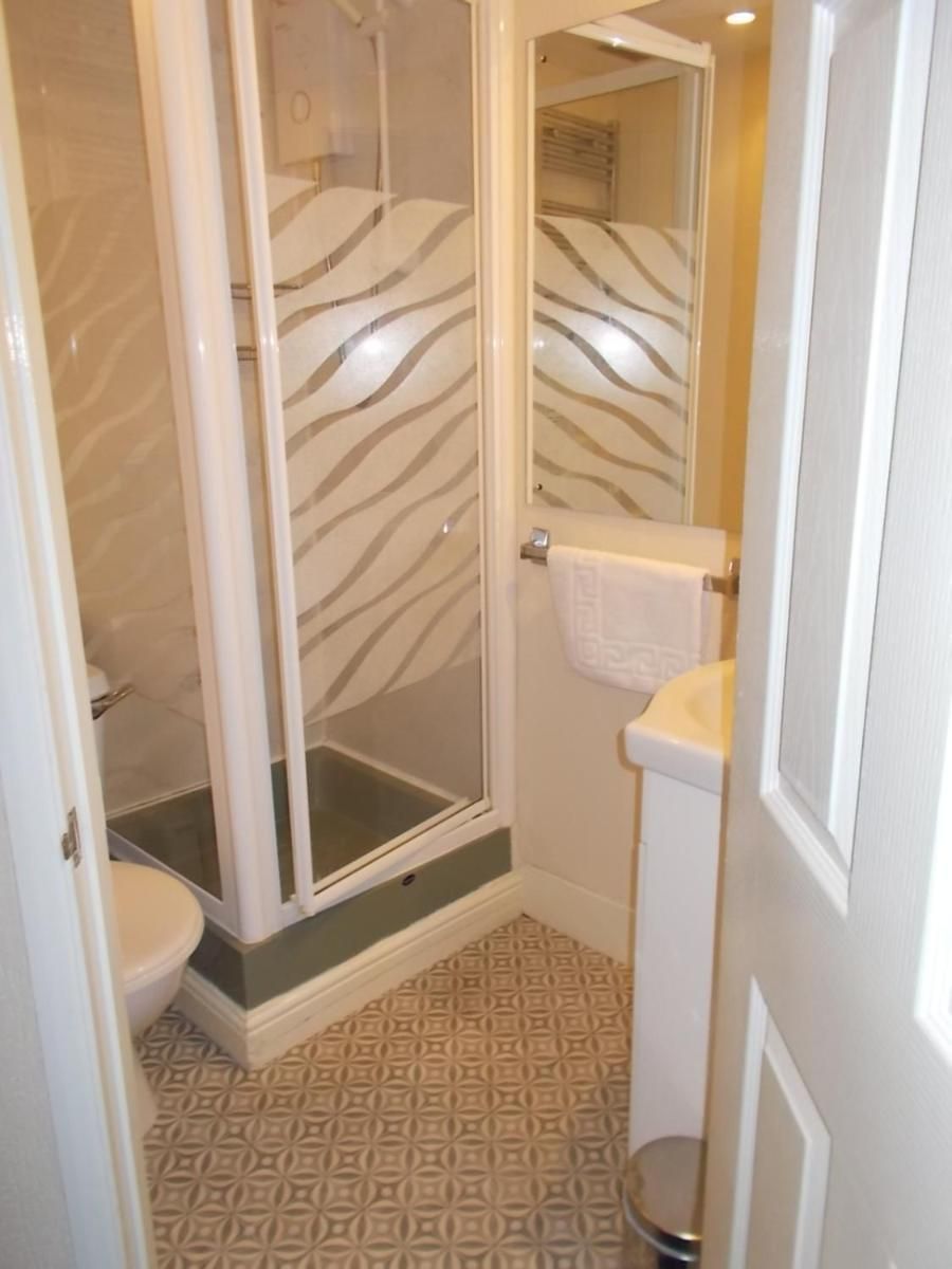 The Beaumont En Suite Single 2