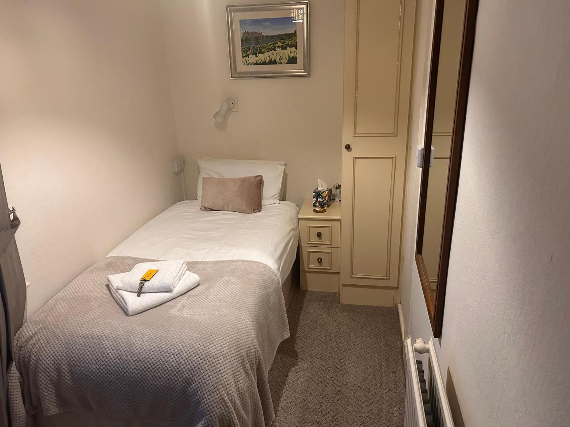 Single Room with Separate Private Bathroom