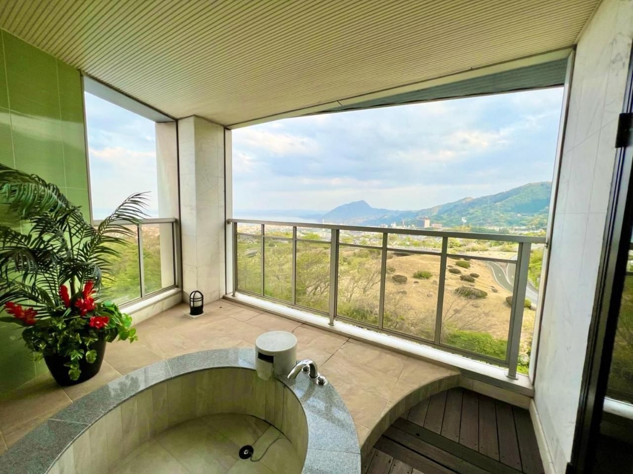 Deluxe Double Room with Balcony and Sea View